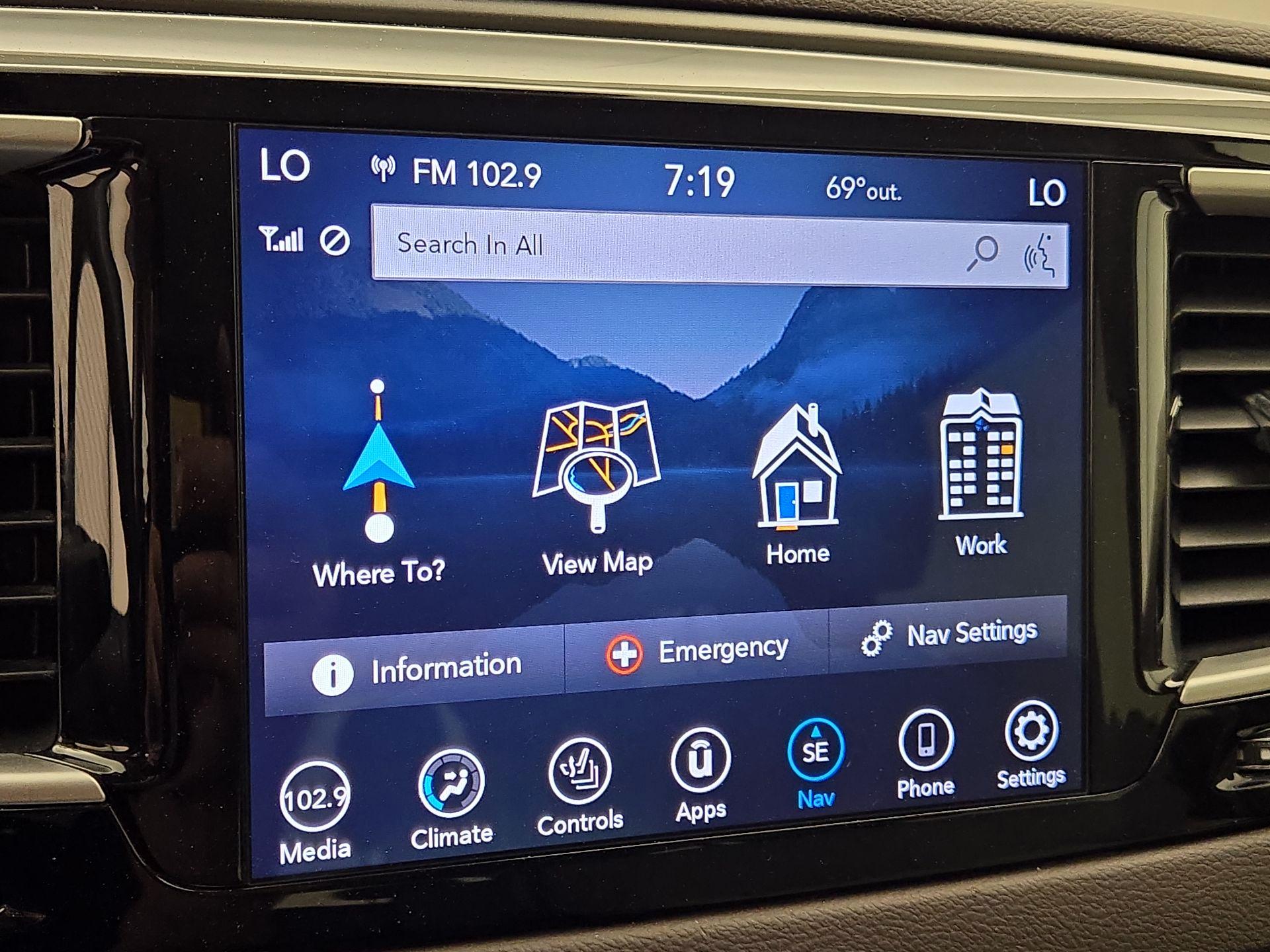 Thumbnail: 2018 Chrysler Pacifica - 14