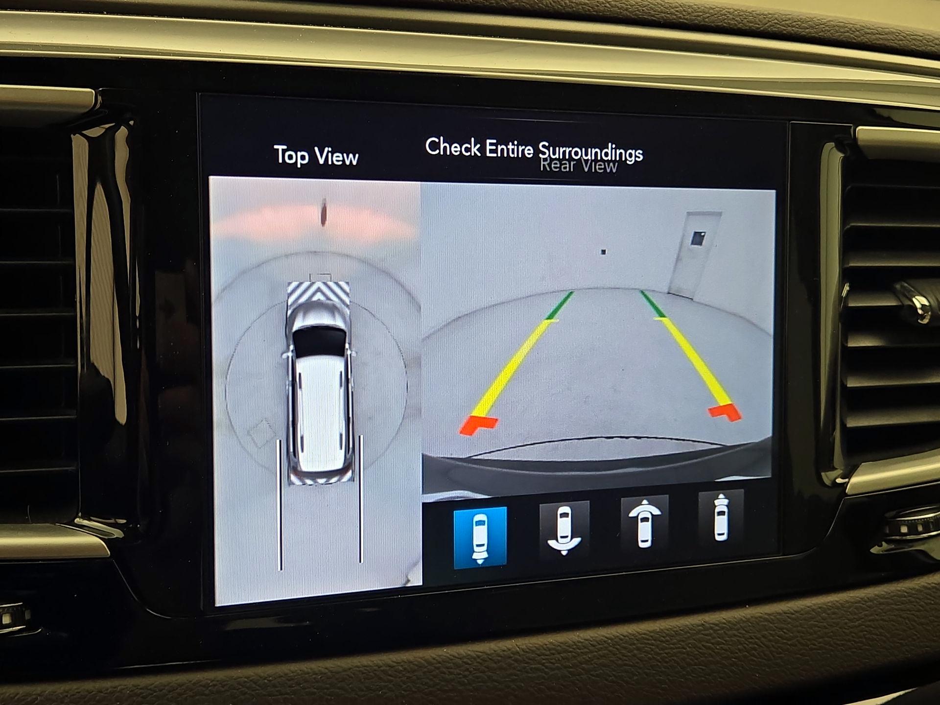 Thumbnail: 2018 Chrysler Pacifica - 15