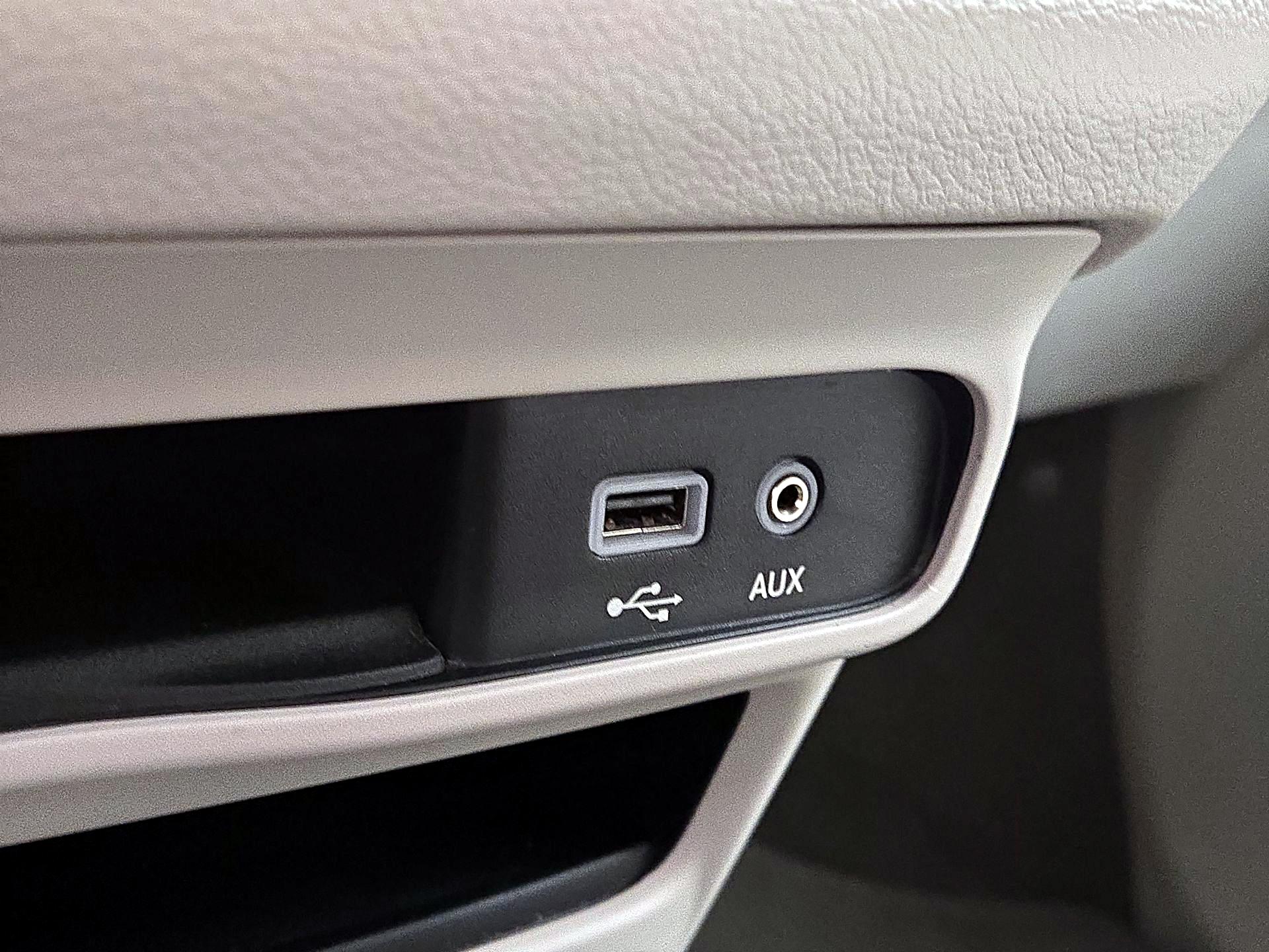 Thumbnail: 2018 Chrysler Pacifica - 19