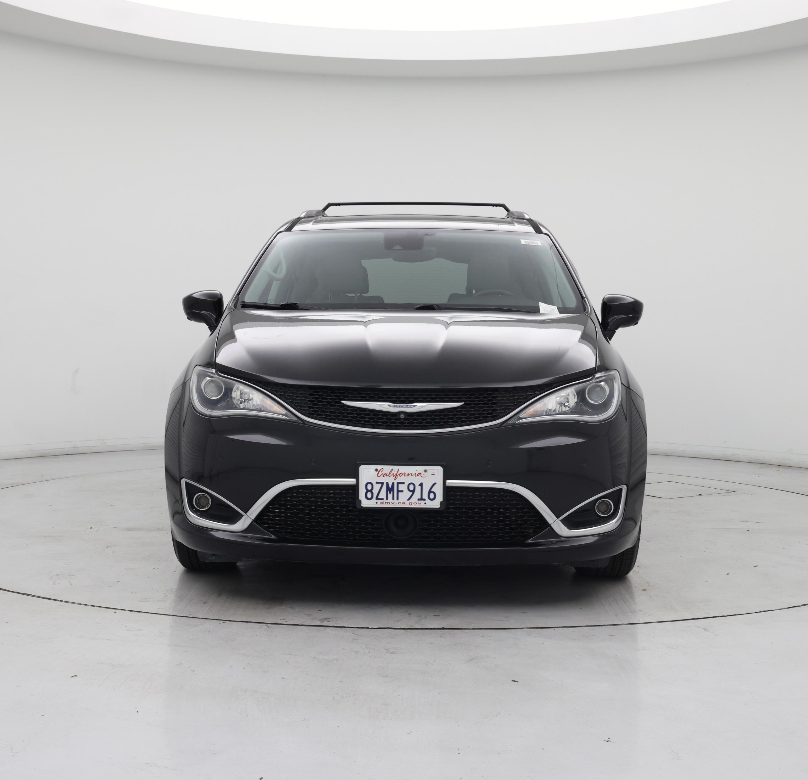 Thumbnail: 2018 Chrysler Pacifica - 5