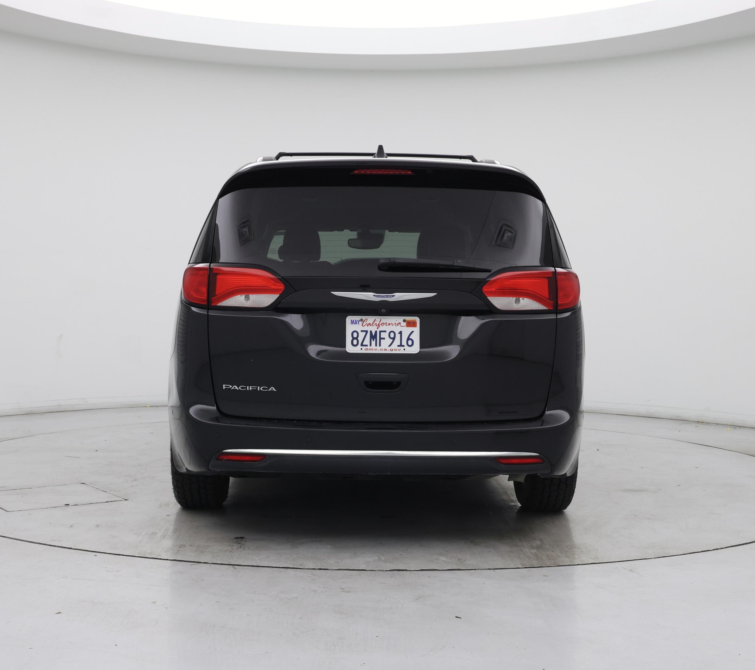 Thumbnail: 2018 Chrysler Pacifica - 6