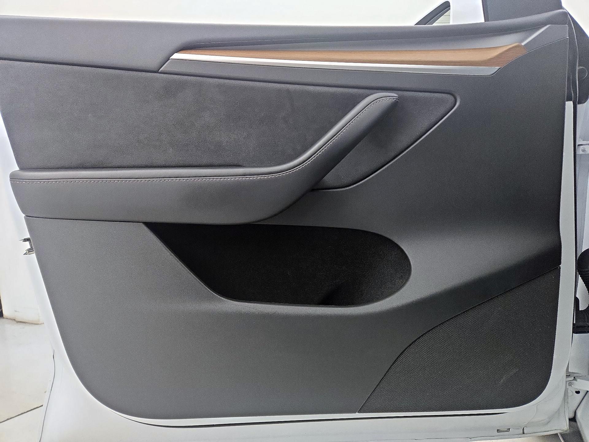 Thumbnail: 2023 Tesla Model Y - 12