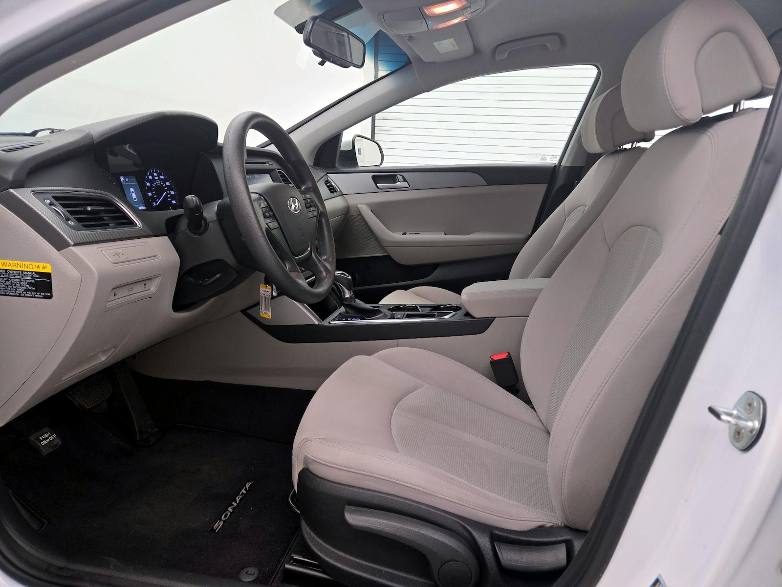 2017 Hyundai Sonata SE - Photo 12