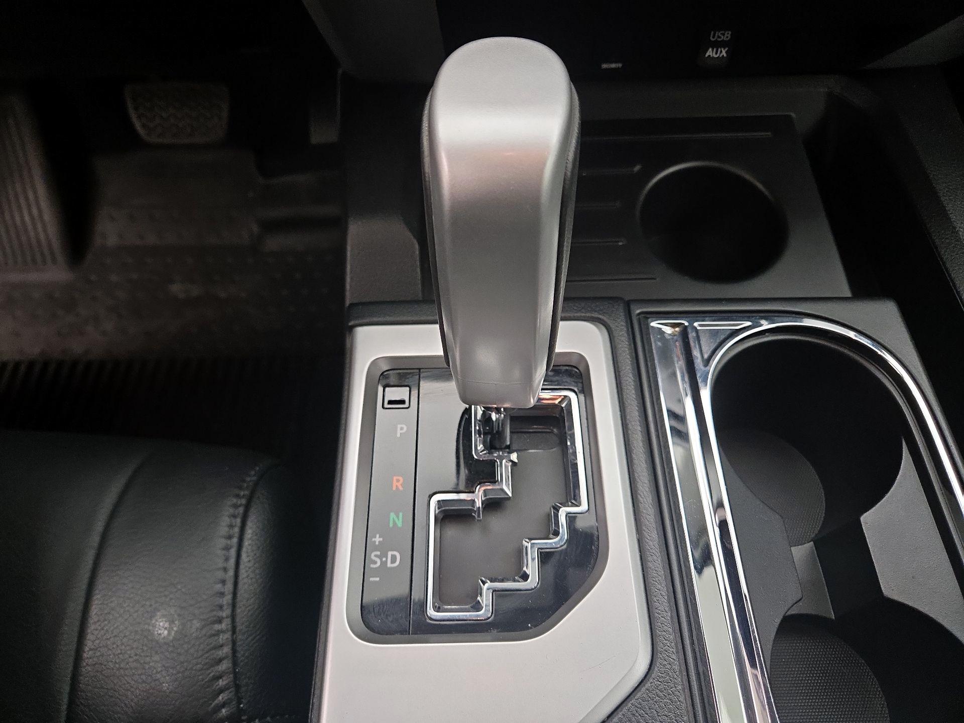 Thumbnail: 2015 Toyota Tundra - 18