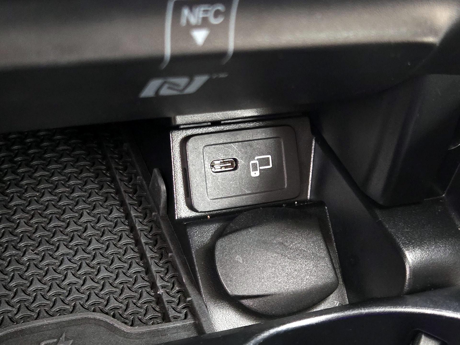 Thumbnail: 2023 Mercedes-Benz E-Class - 19