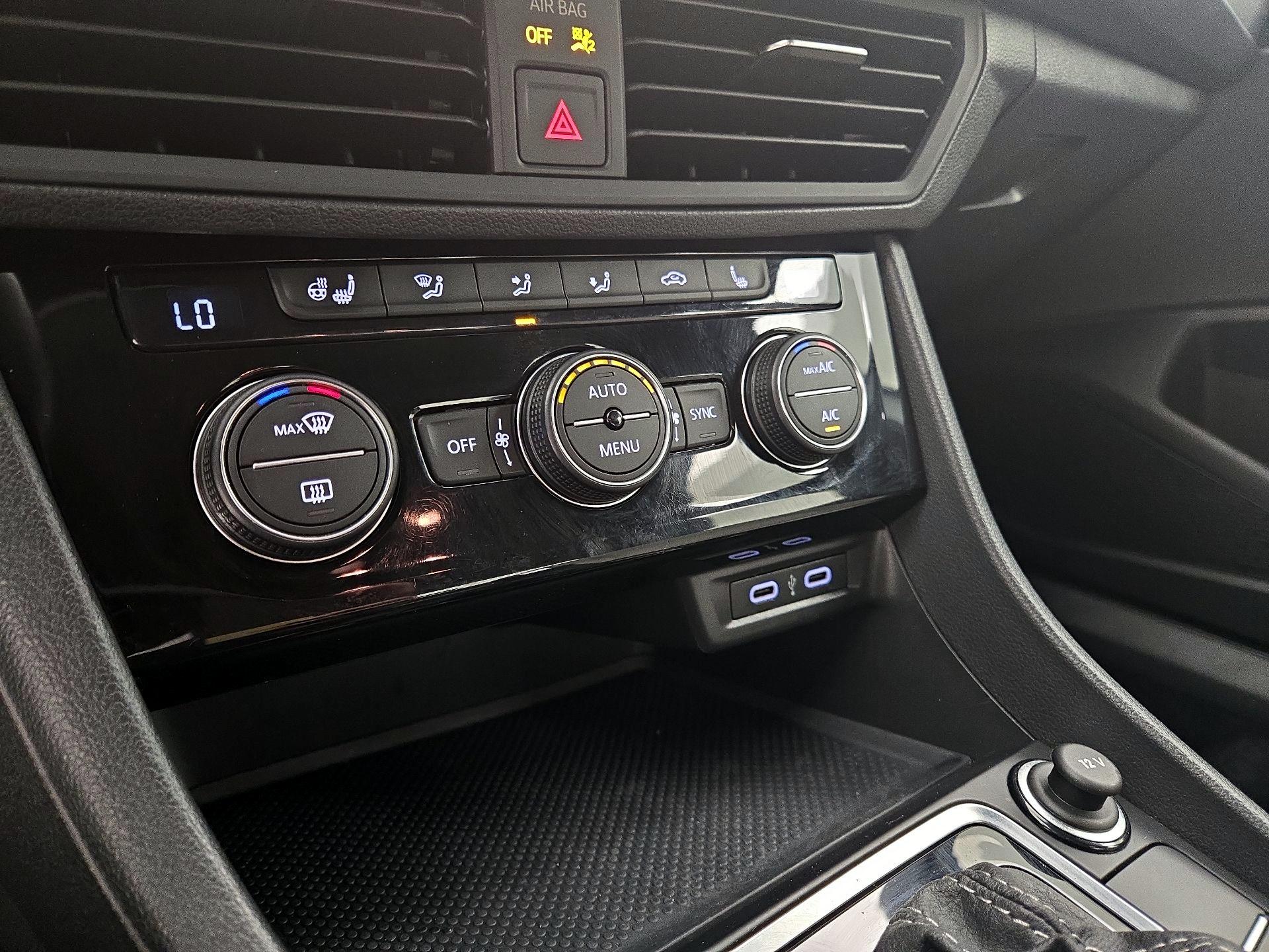 Thumbnail: 2021 Volkswagen Jetta - 15