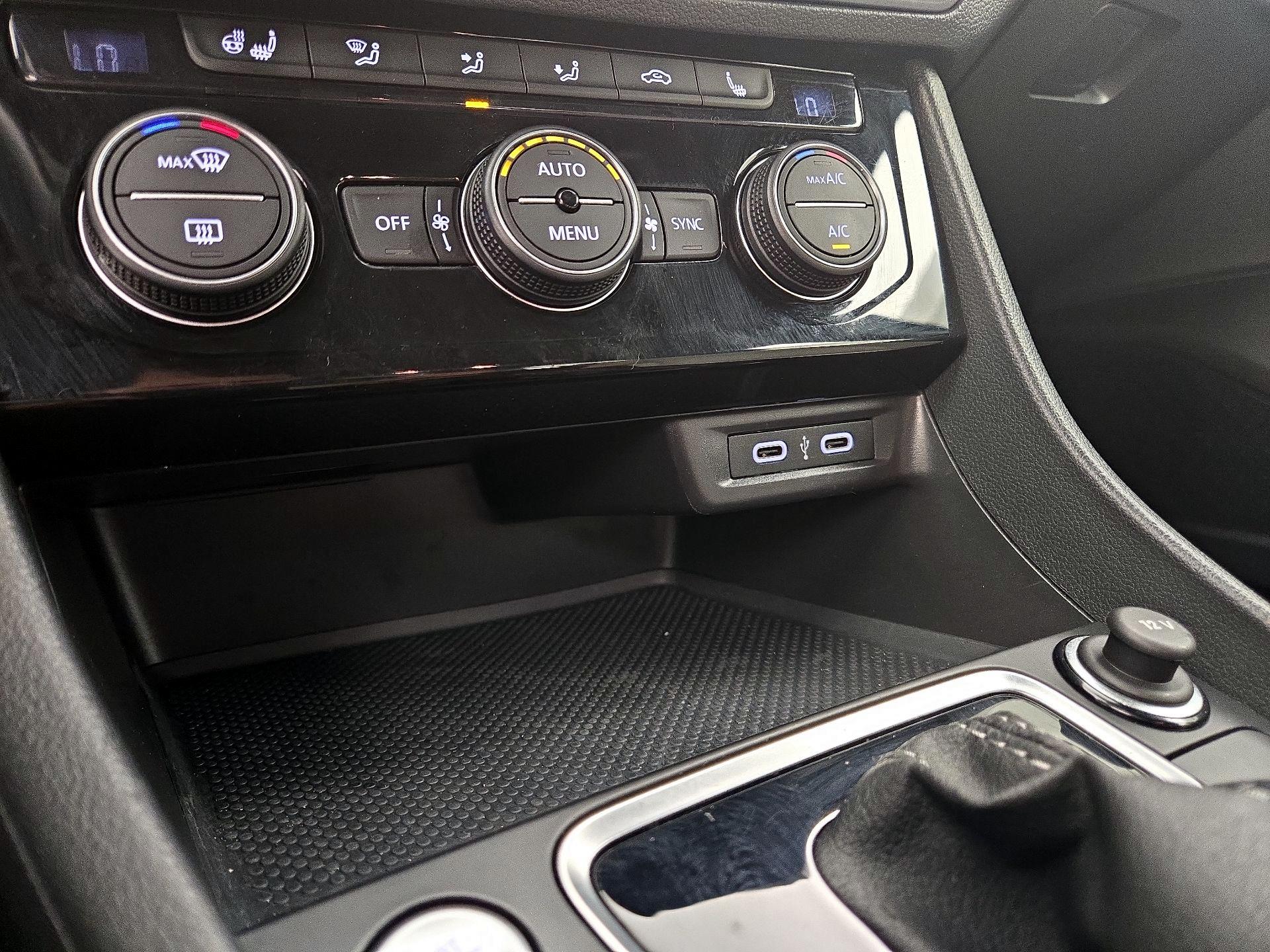 Thumbnail: 2021 Volkswagen Jetta - 17