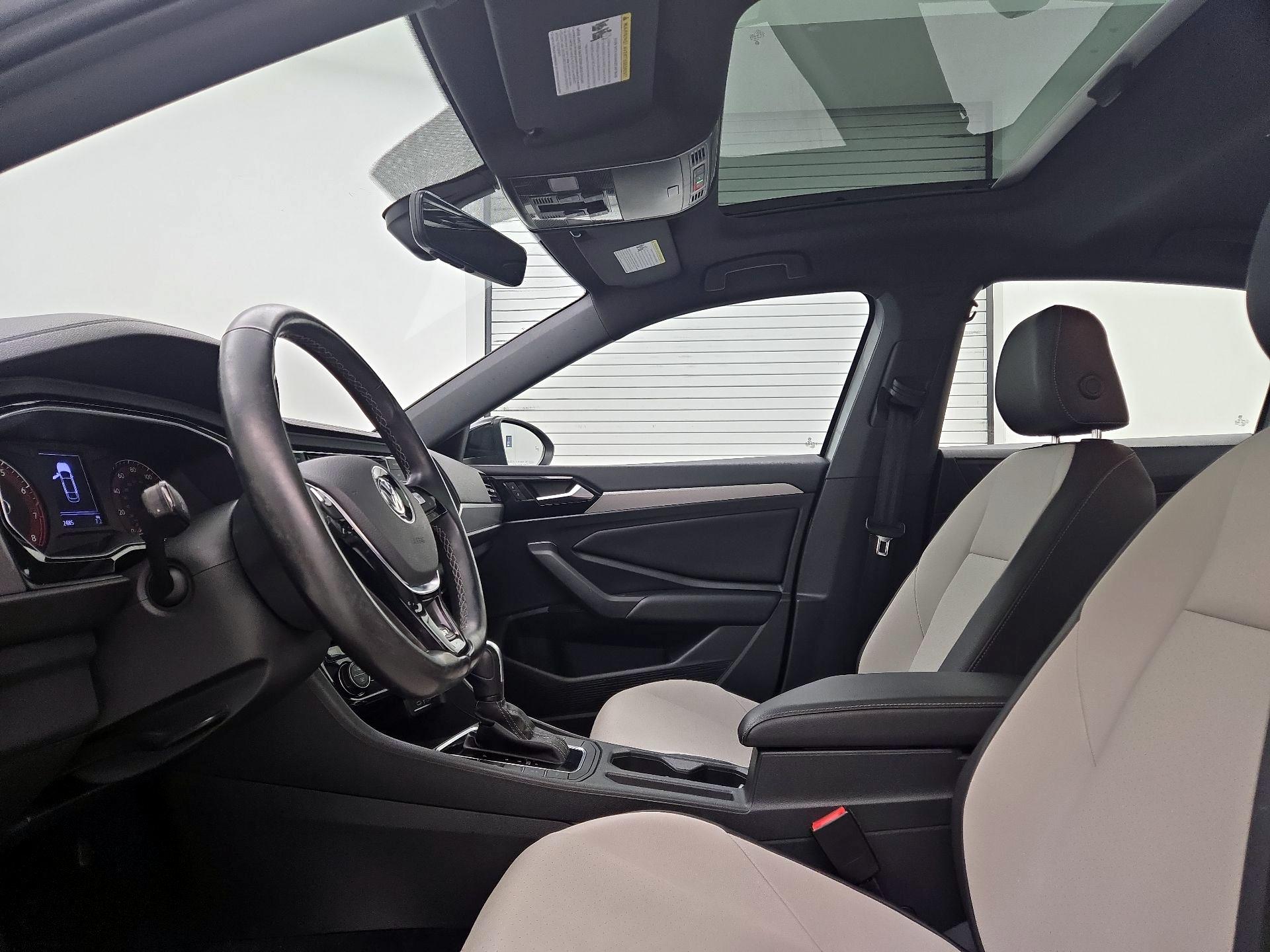 Thumbnail: 2021 Volkswagen Jetta - 18