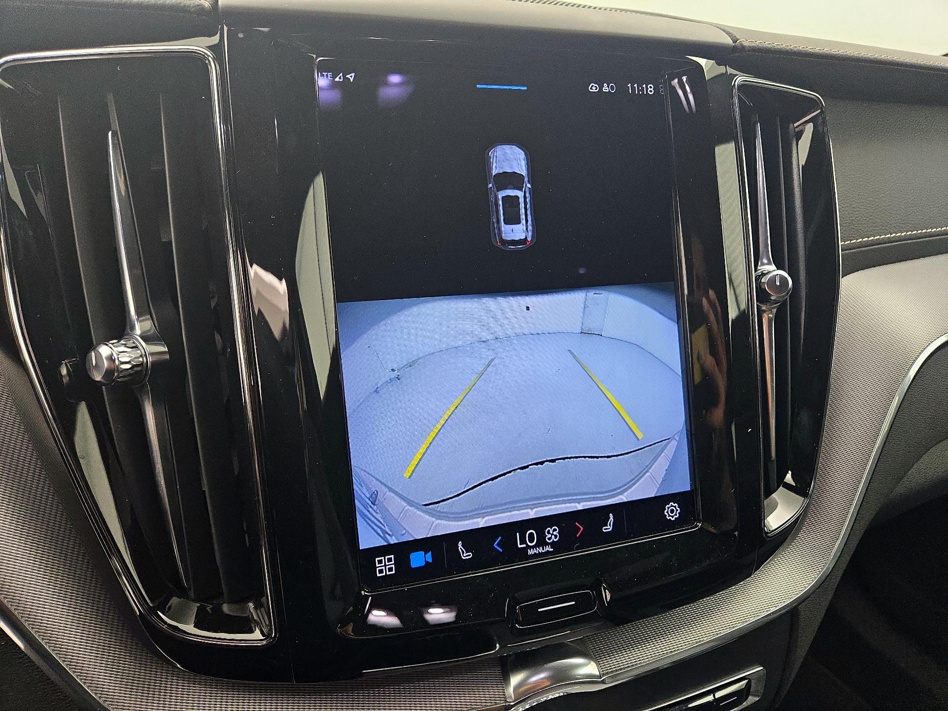 Thumbnail: 2022 Volvo XC60 - 15