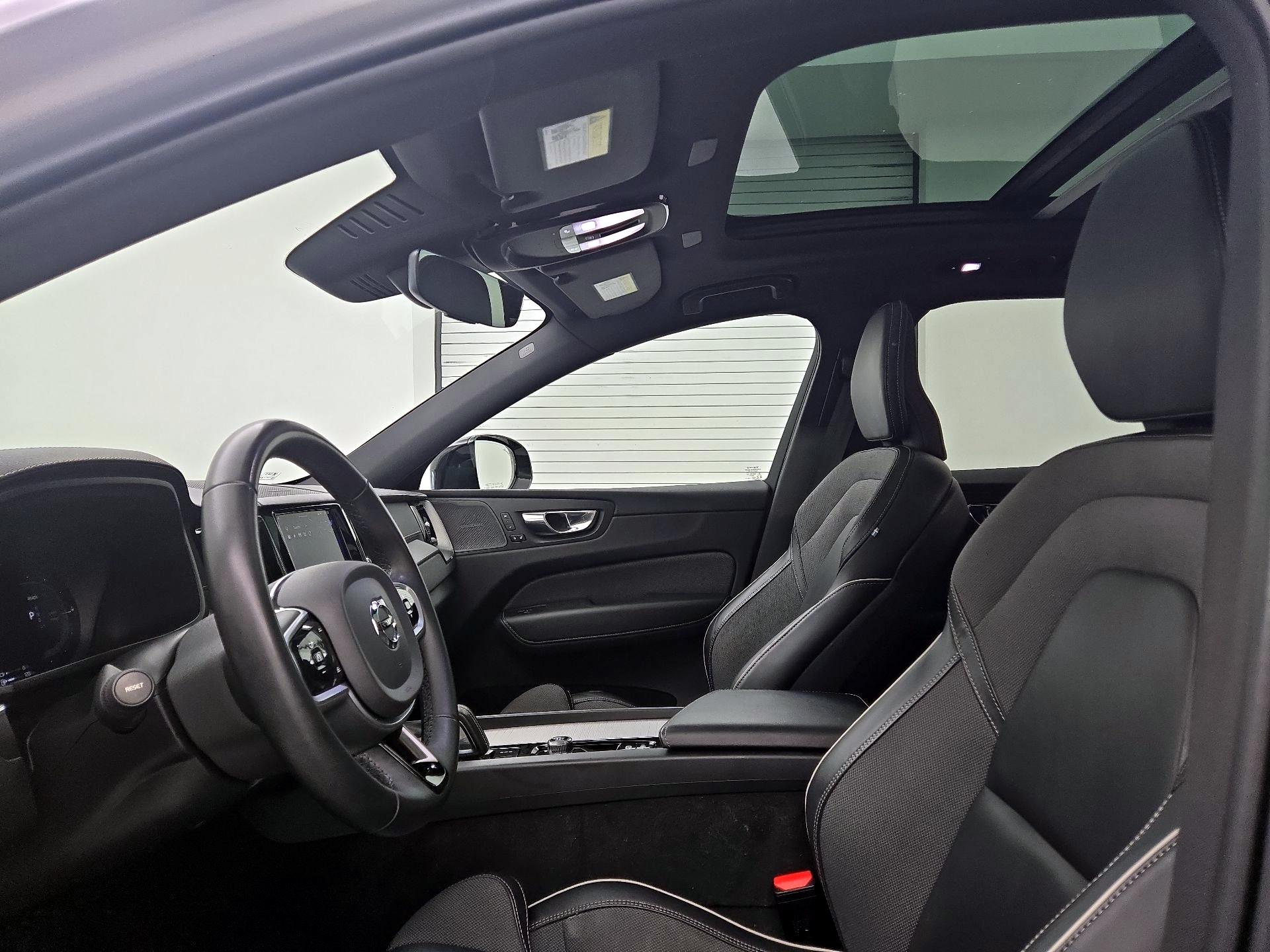 Thumbnail: 2022 Volvo XC60 - 19
