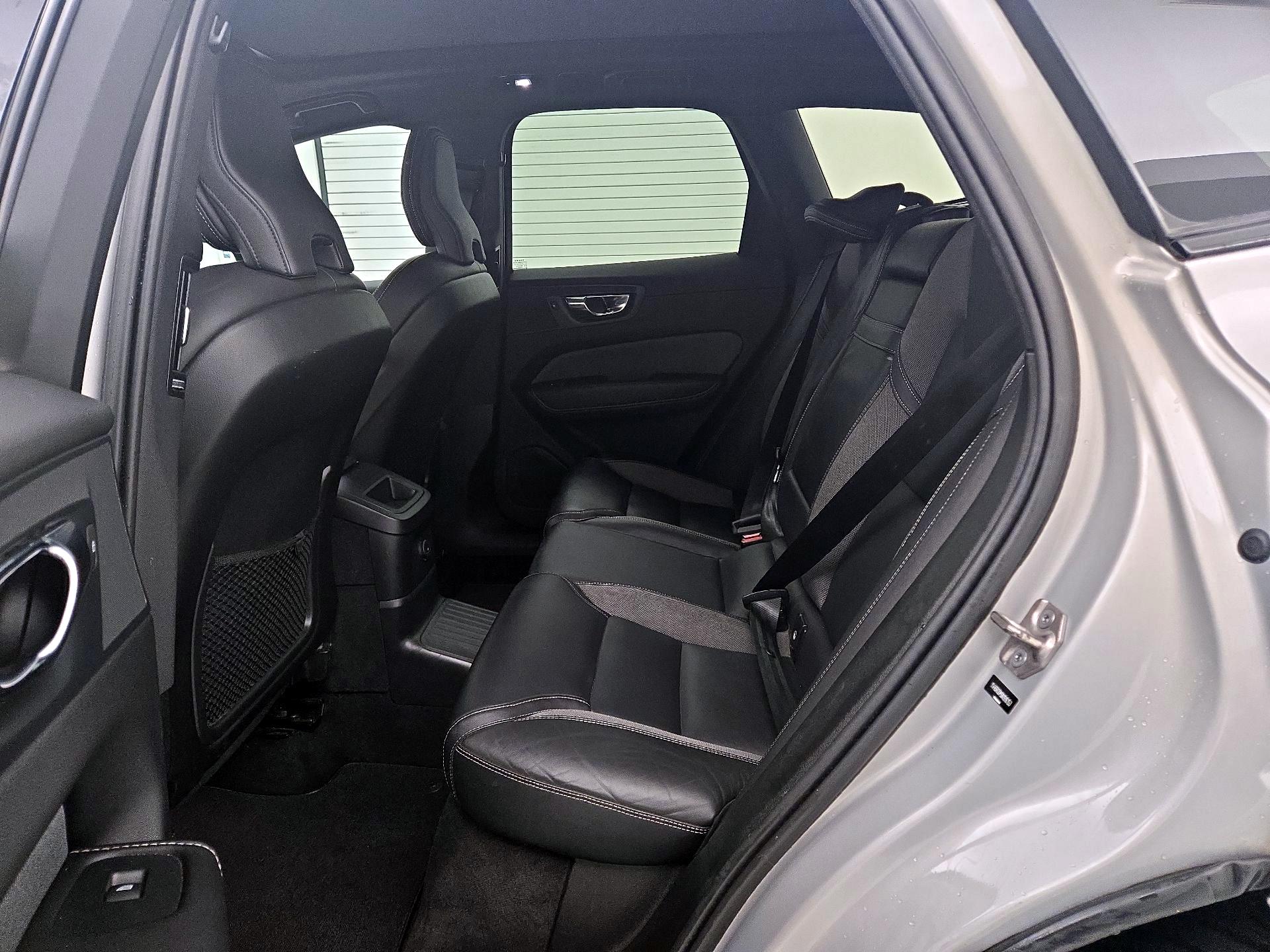 Thumbnail: 2022 Volvo XC60 - 20