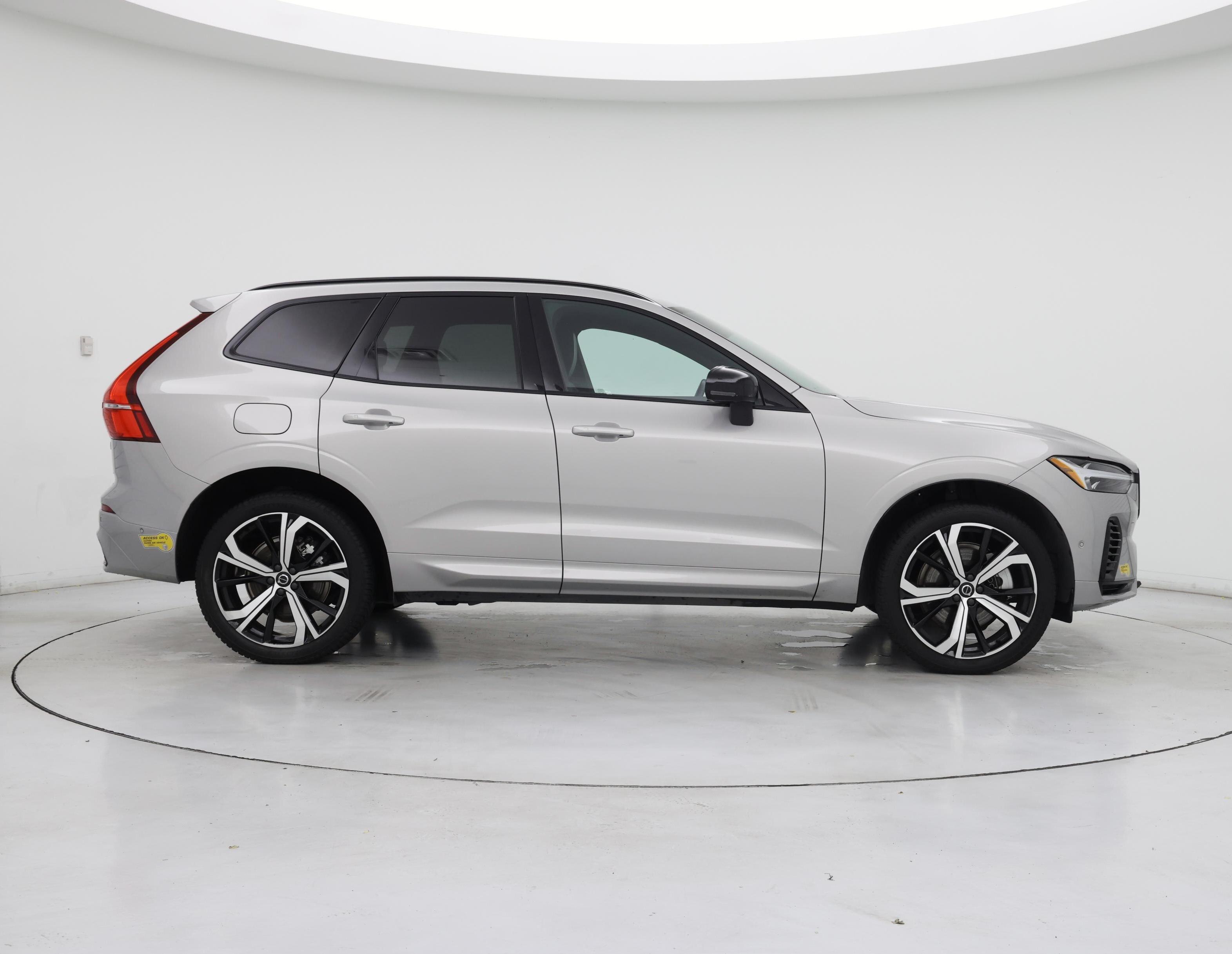 Thumbnail: 2022 Volvo XC60 - 7