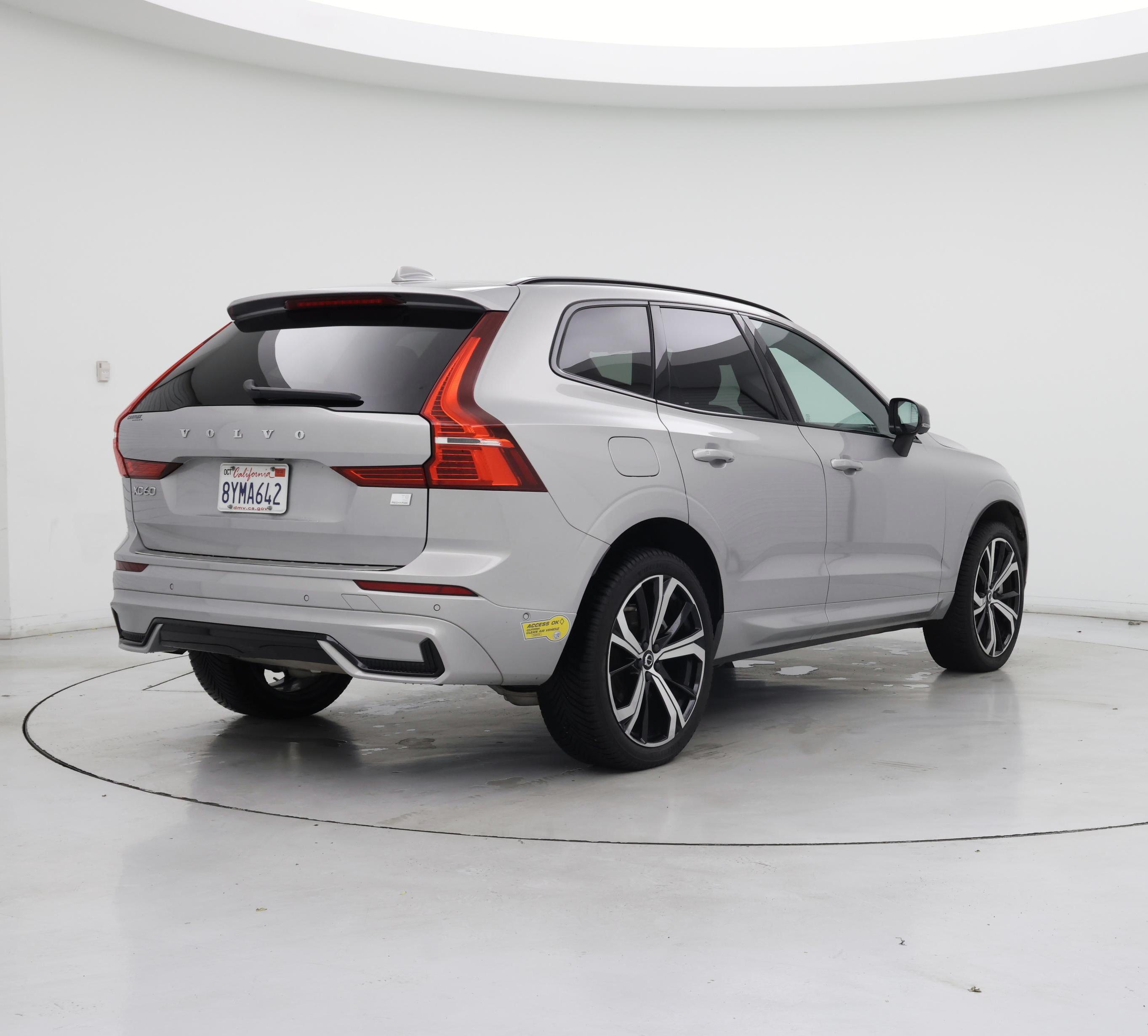 Thumbnail: 2022 Volvo XC60 - 8