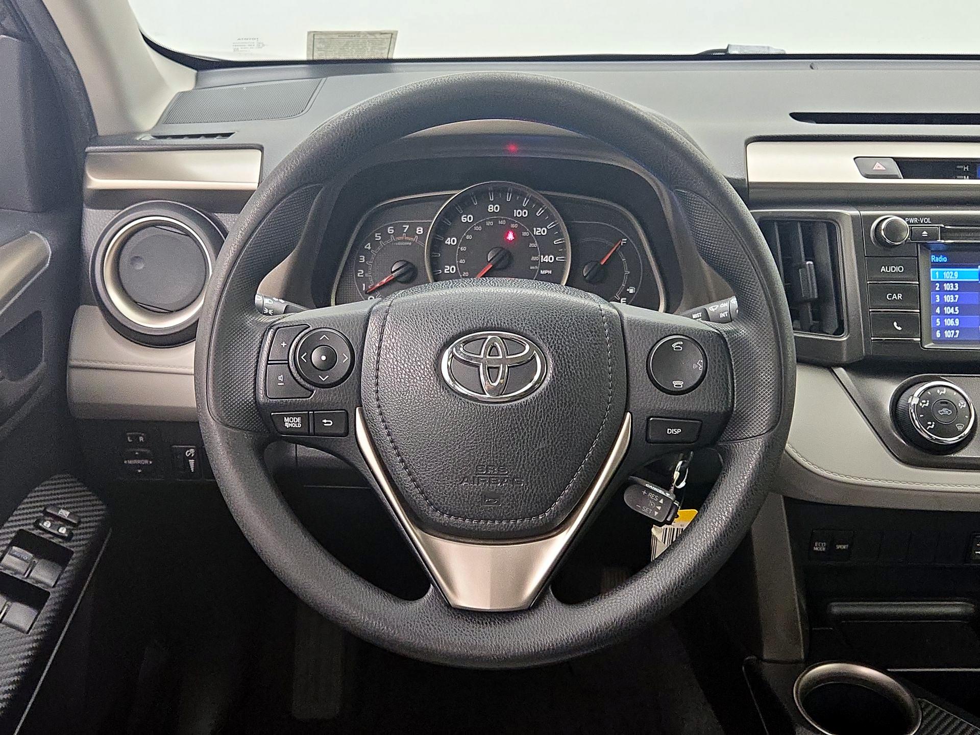 Thumbnail: 2015 Toyota RAV4 - 10