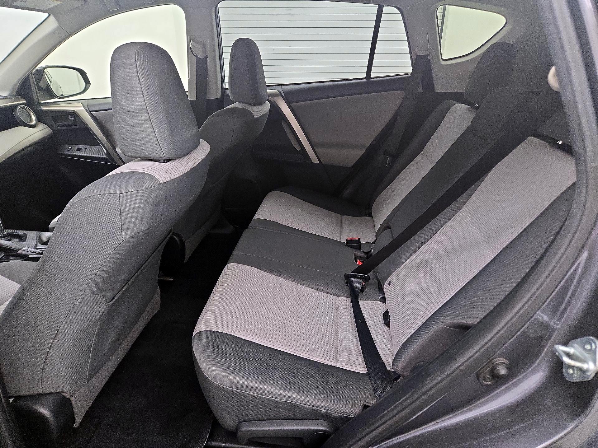 Thumbnail: 2015 Toyota RAV4 - 18