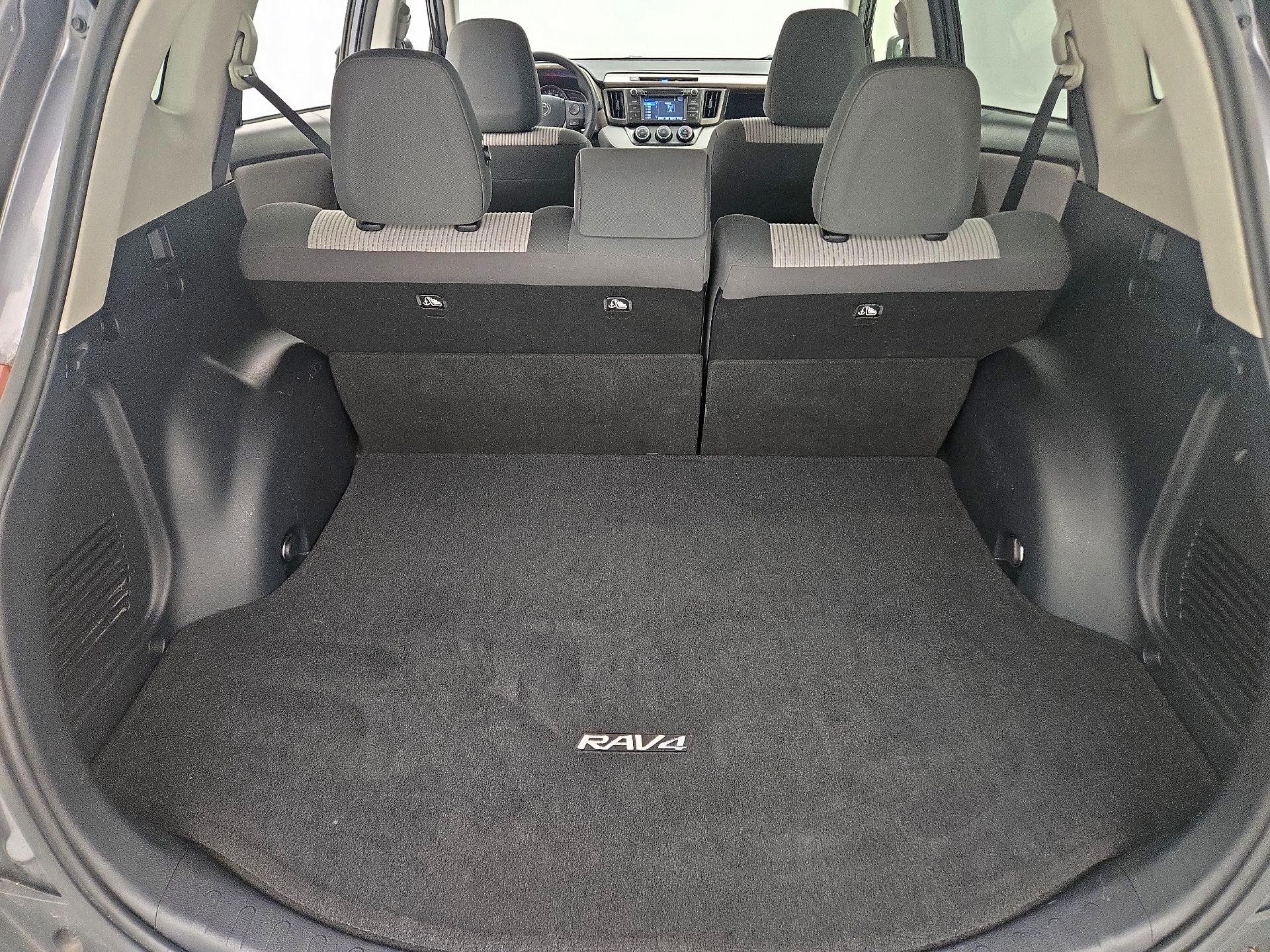 Thumbnail: 2015 Toyota RAV4 - 19