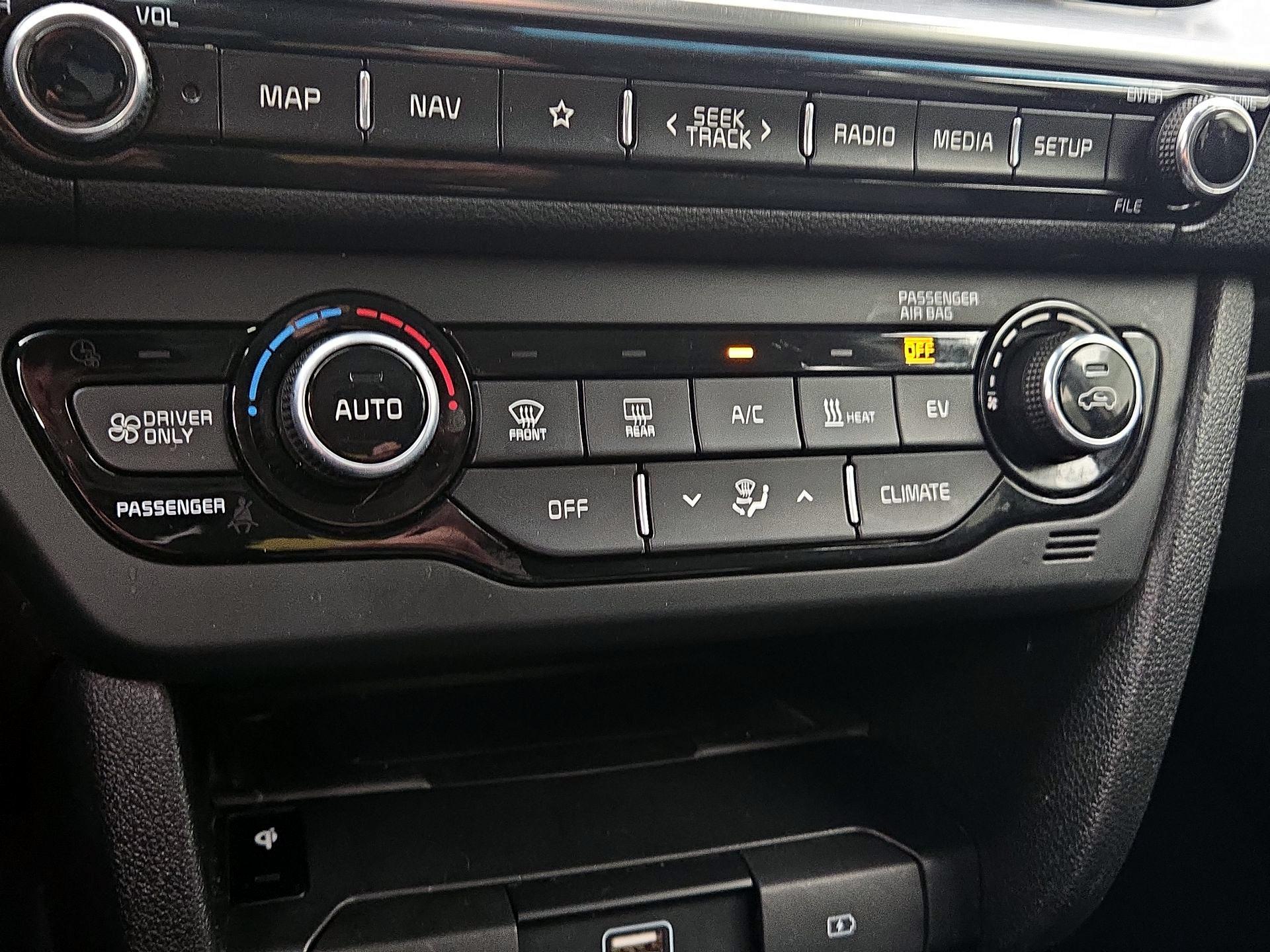 Thumbnail: 2020 Kia Niro - 17