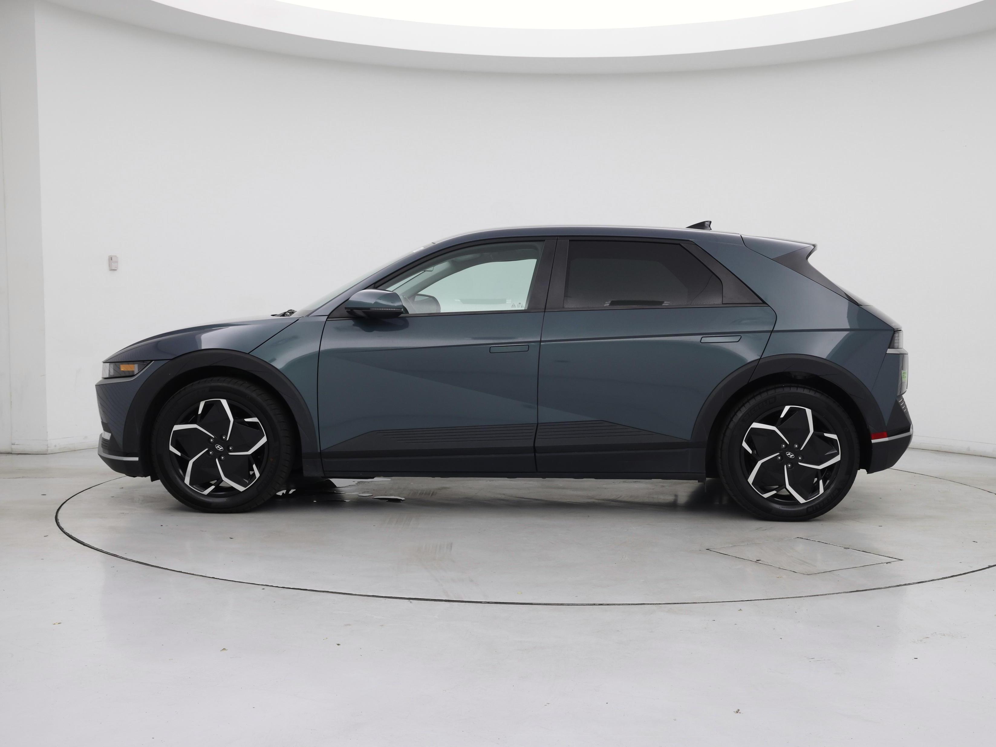 Thumbnail: 2023 Hyundai Ioniq 5 - 3