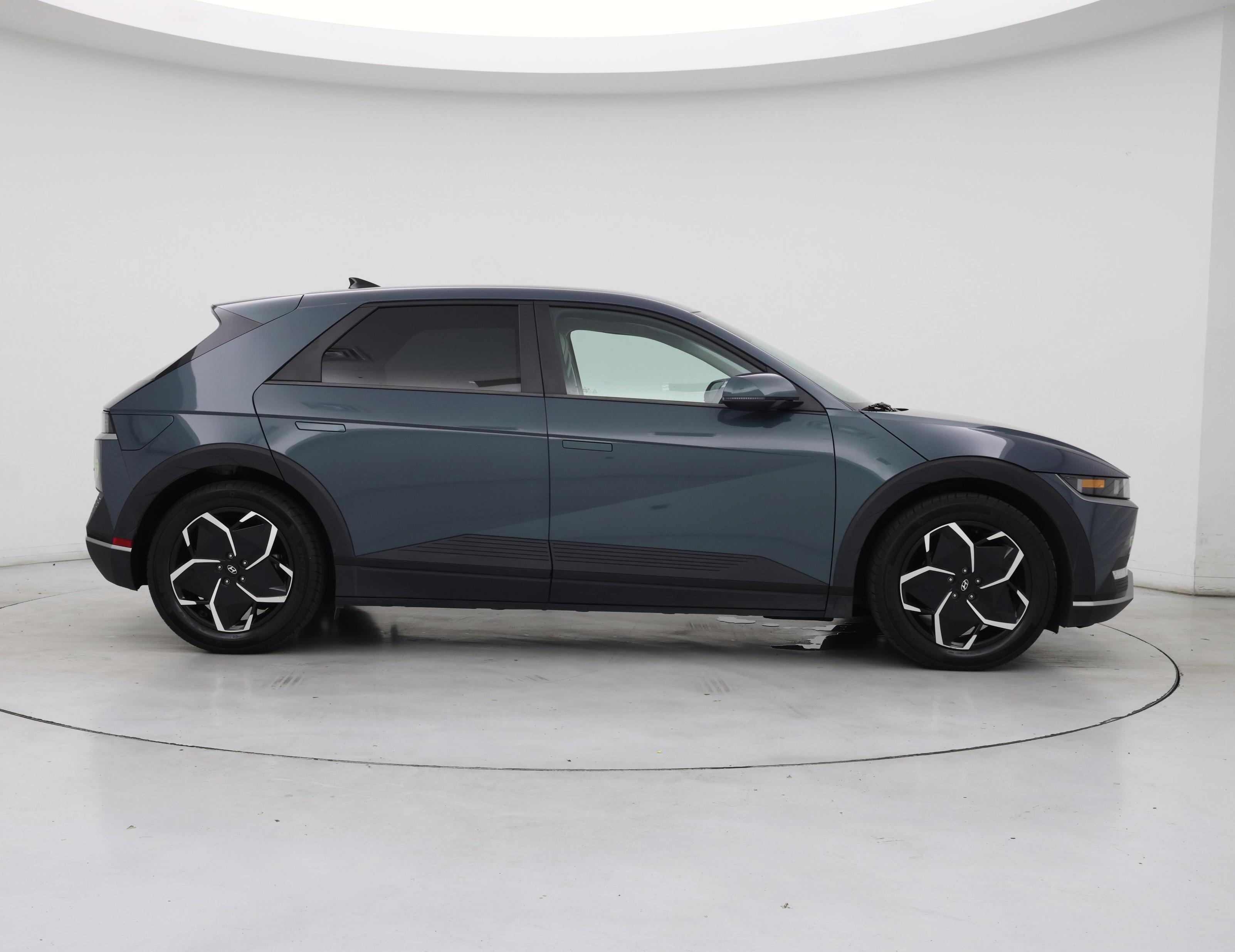 Thumbnail: 2023 Hyundai Ioniq 5 - 7
