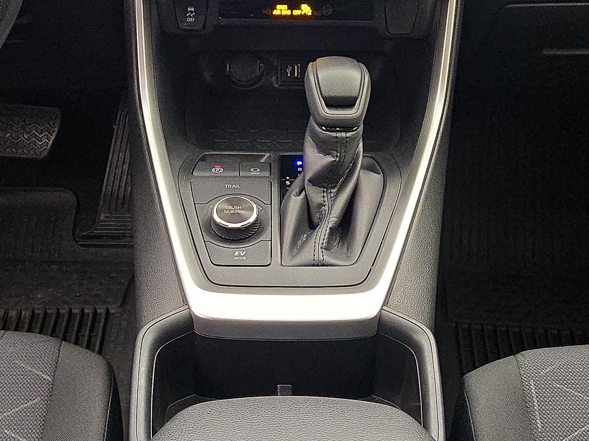 Thumbnail: 2024 Toyota RAV4 - 16