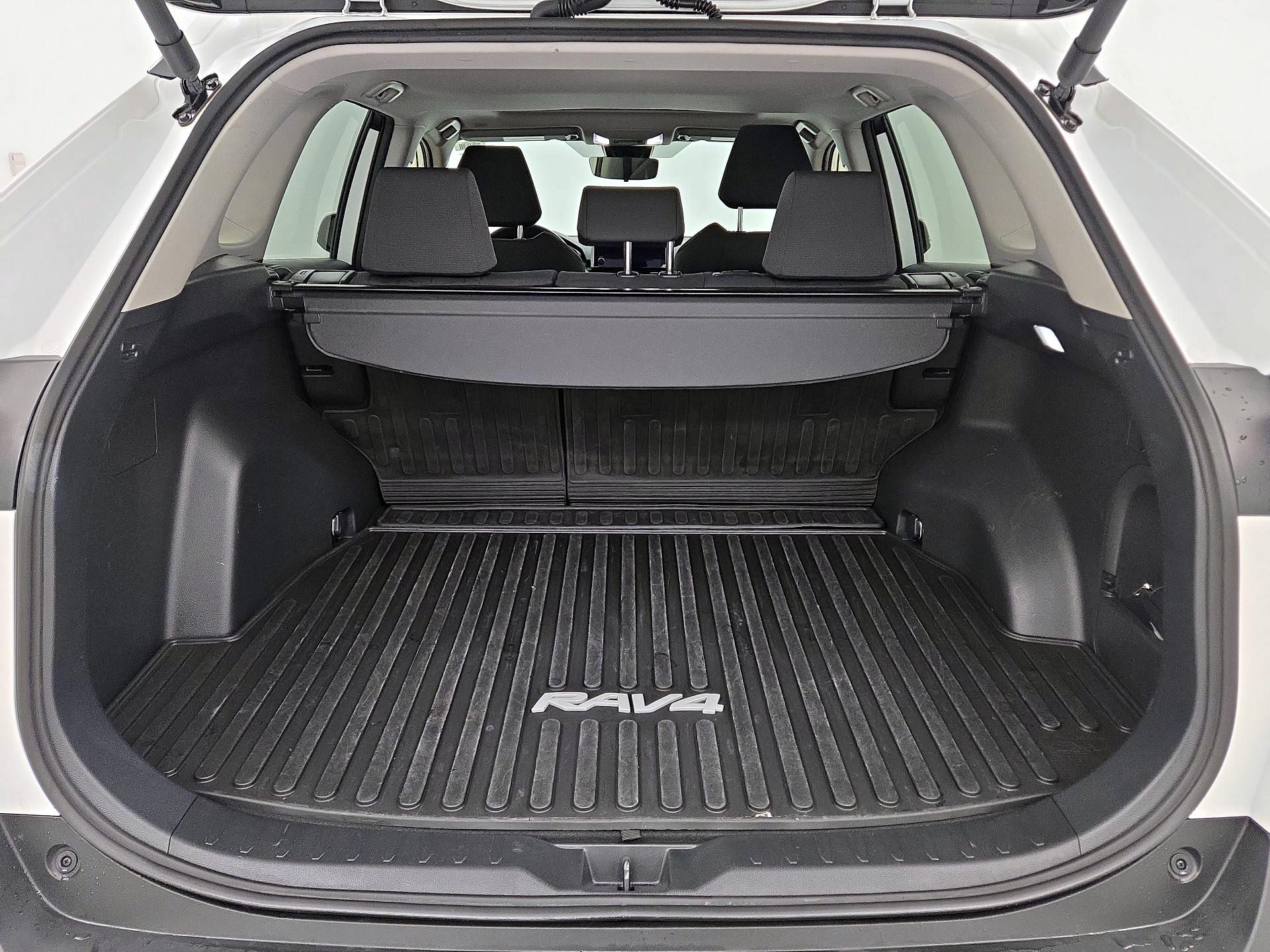 Thumbnail: 2024 Toyota RAV4 - 20