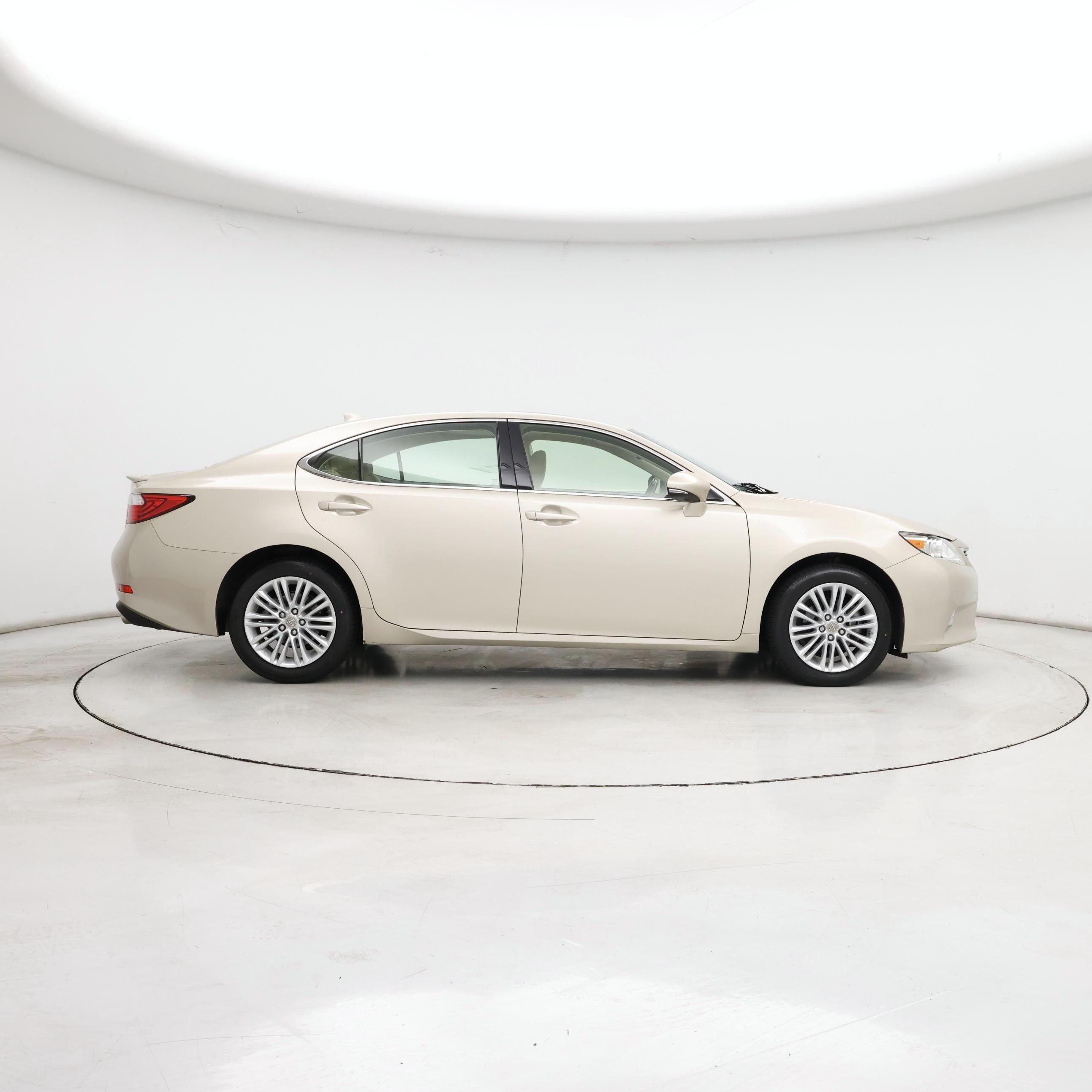 Thumbnail: 2015 Lexus ES - 7