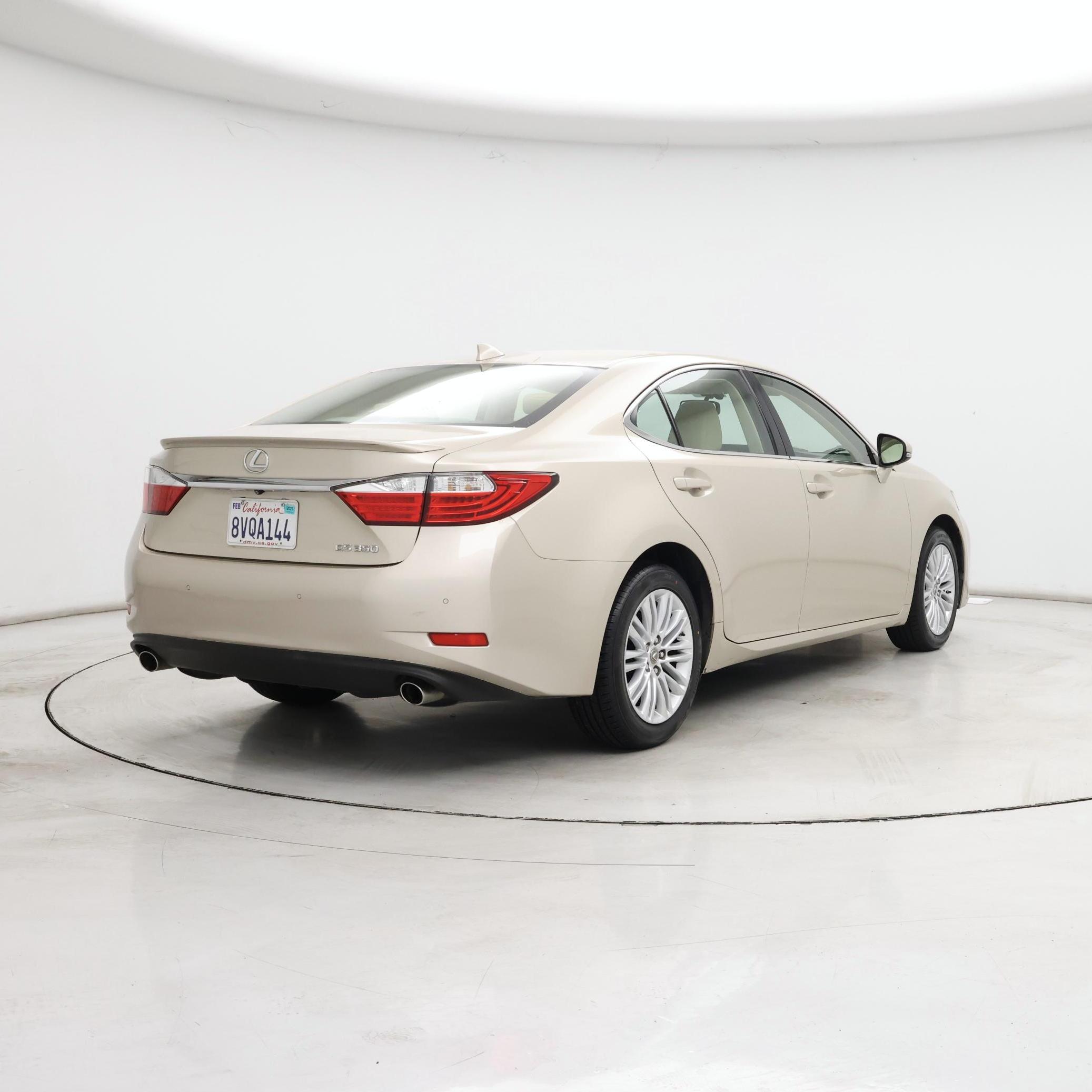 Thumbnail: 2015 Lexus ES - 8