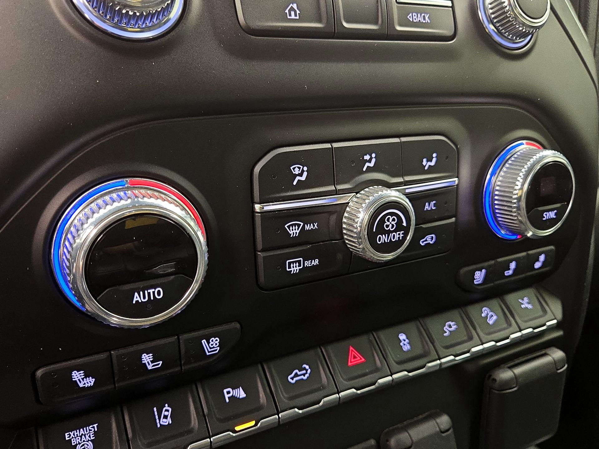Thumbnail: 2021 GMC Sierra 3500 - 17