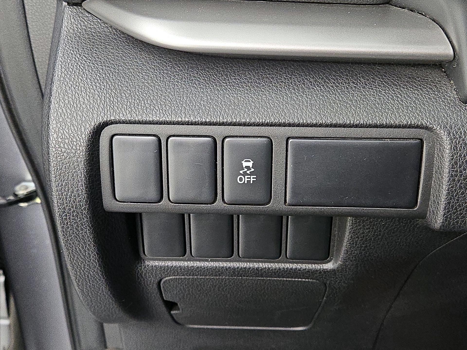 Thumbnail: 2020 Mitsubishi Eclipse Cross - 13