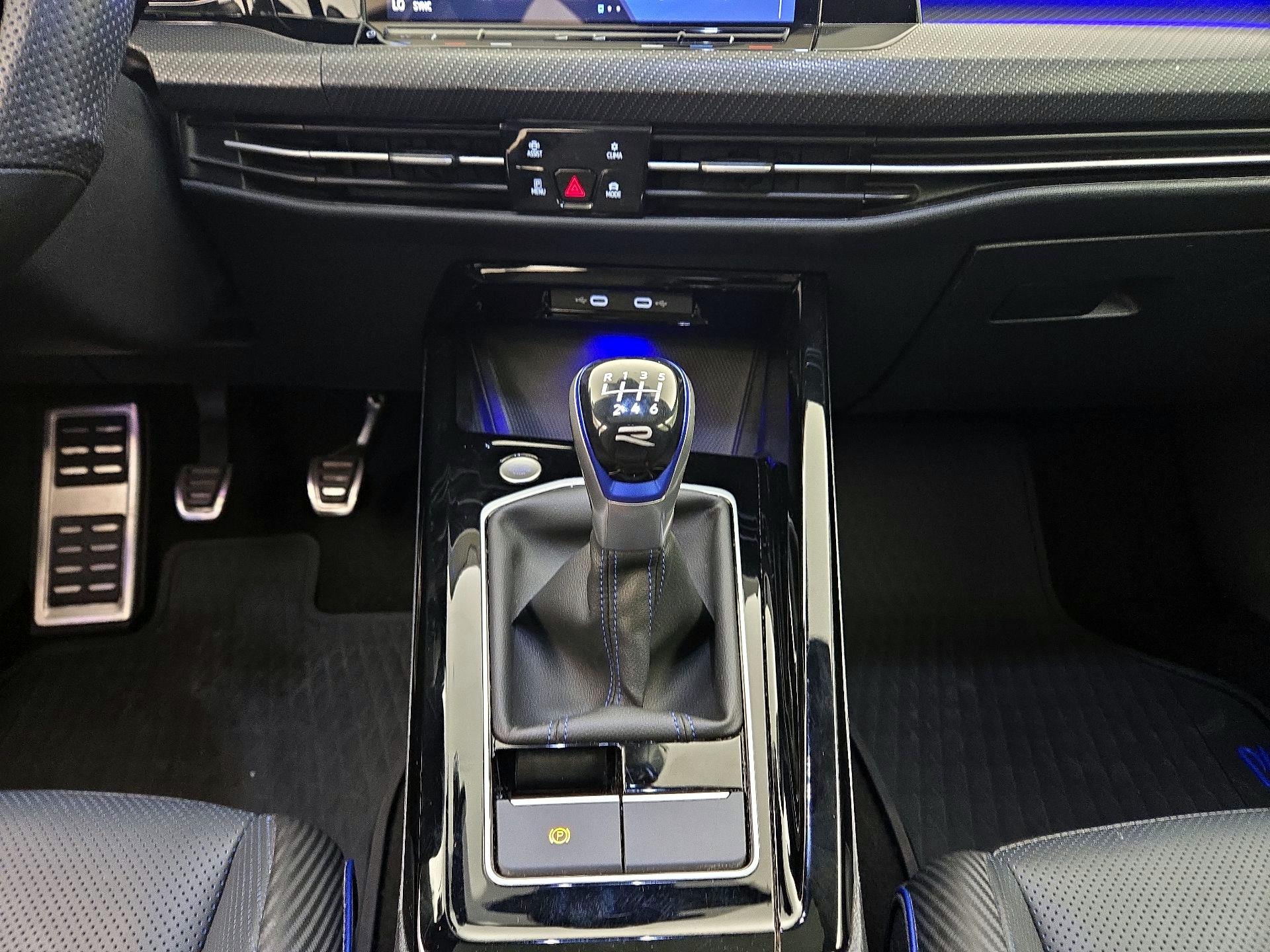 Thumbnail: 2024 Volkswagen Golf - 16