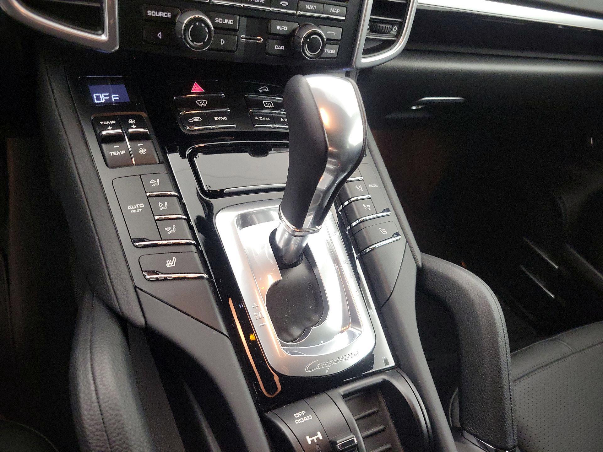 Thumbnail: 2016 Porsche Cayenne - 17