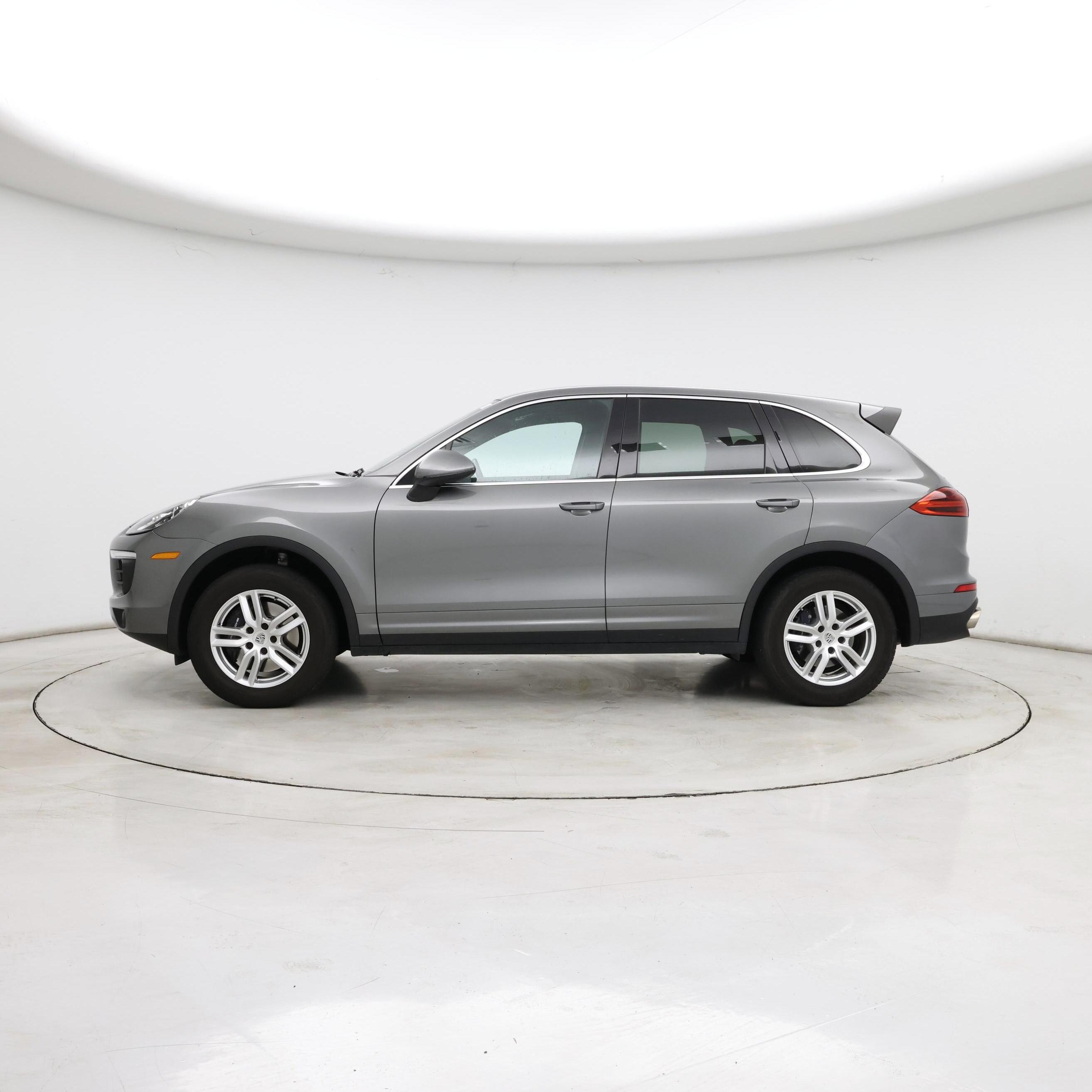 Thumbnail: 2016 Porsche Cayenne - 3