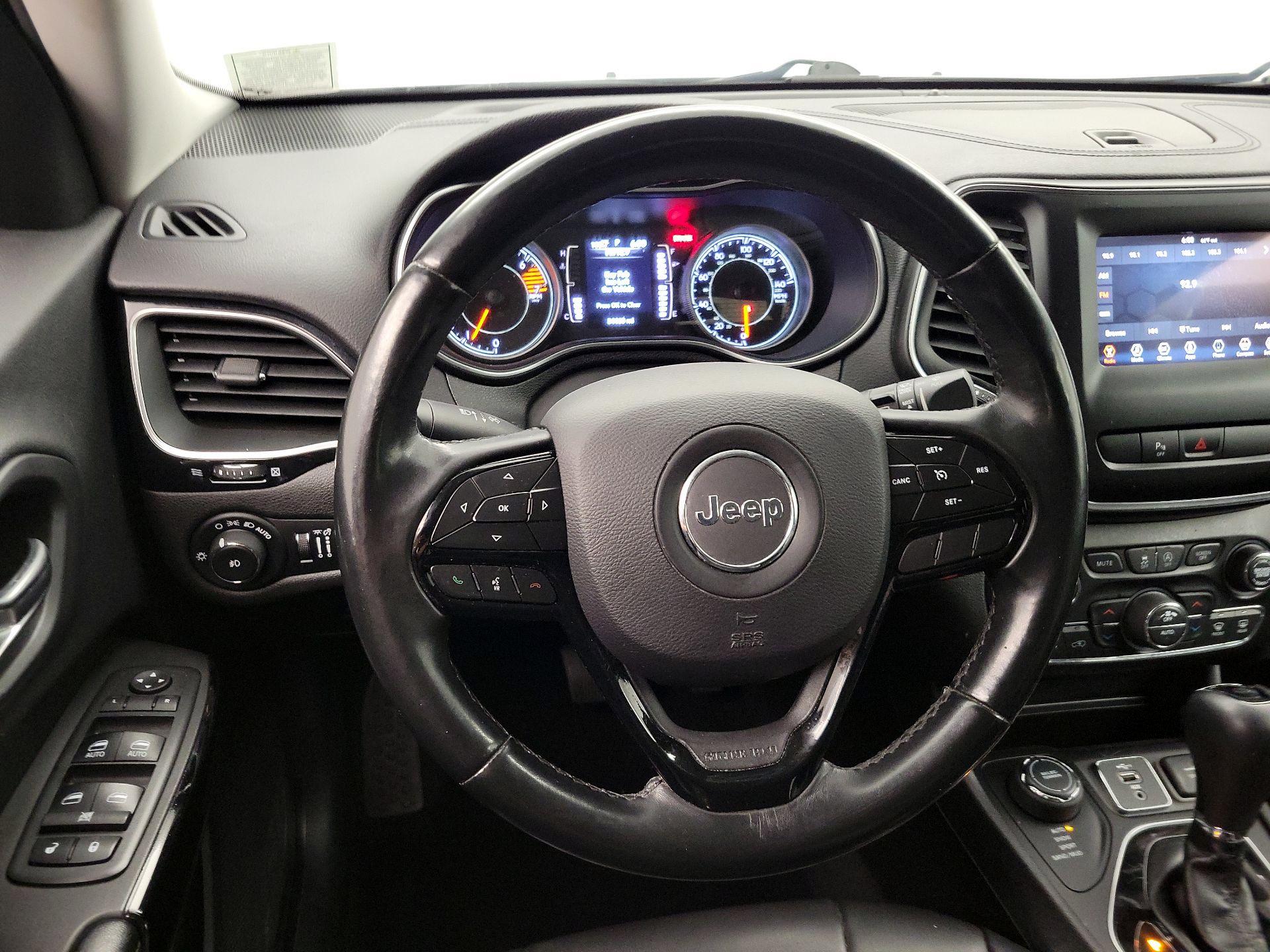 Thumbnail: 2019 Jeep Cherokee - 10