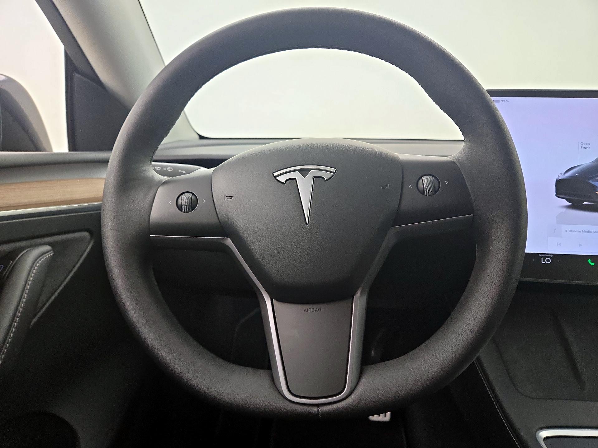 Thumbnail: 2024 Tesla Model Y - 10