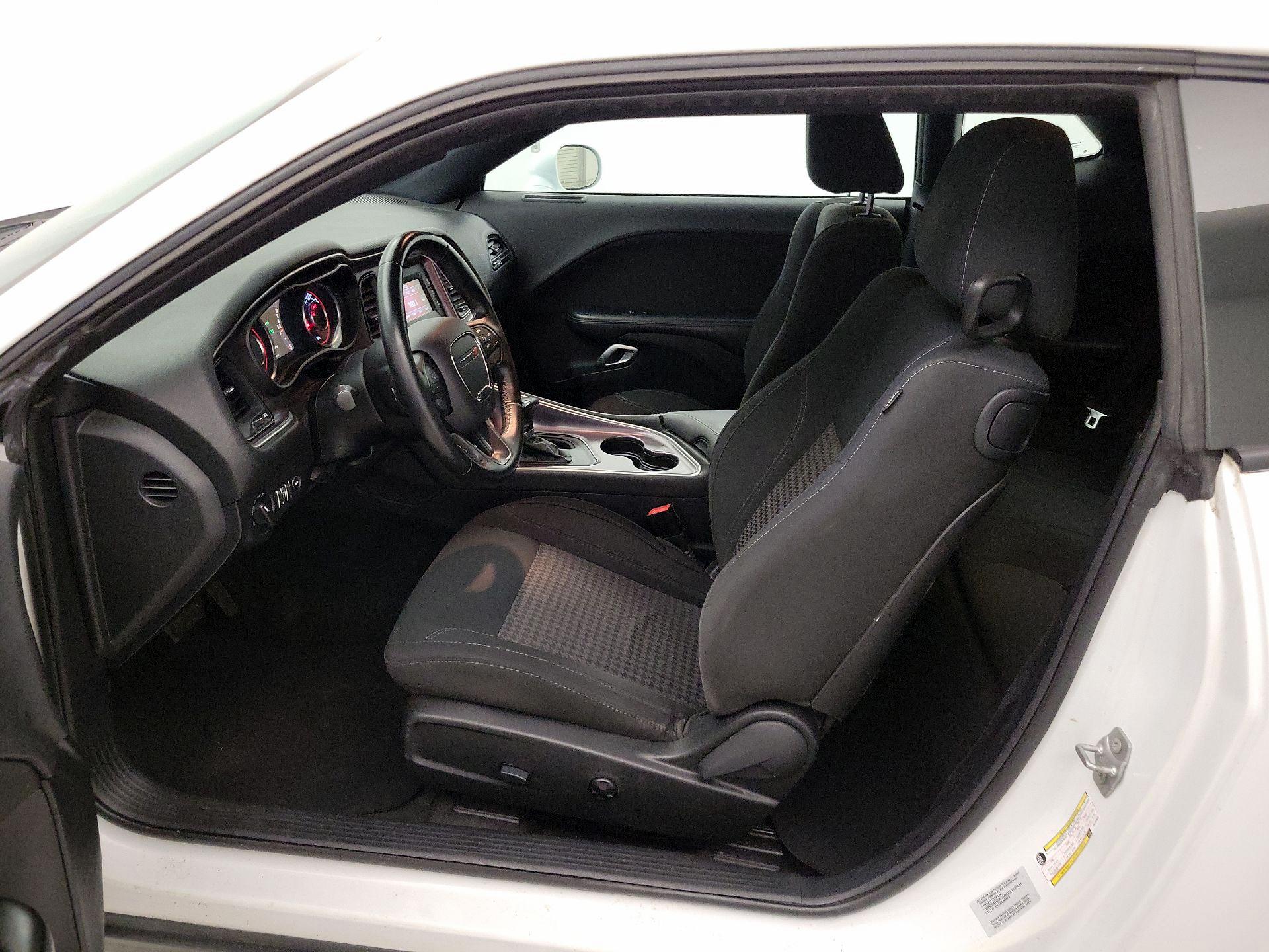 Thumbnail: 2016 Dodge Challenger - 11