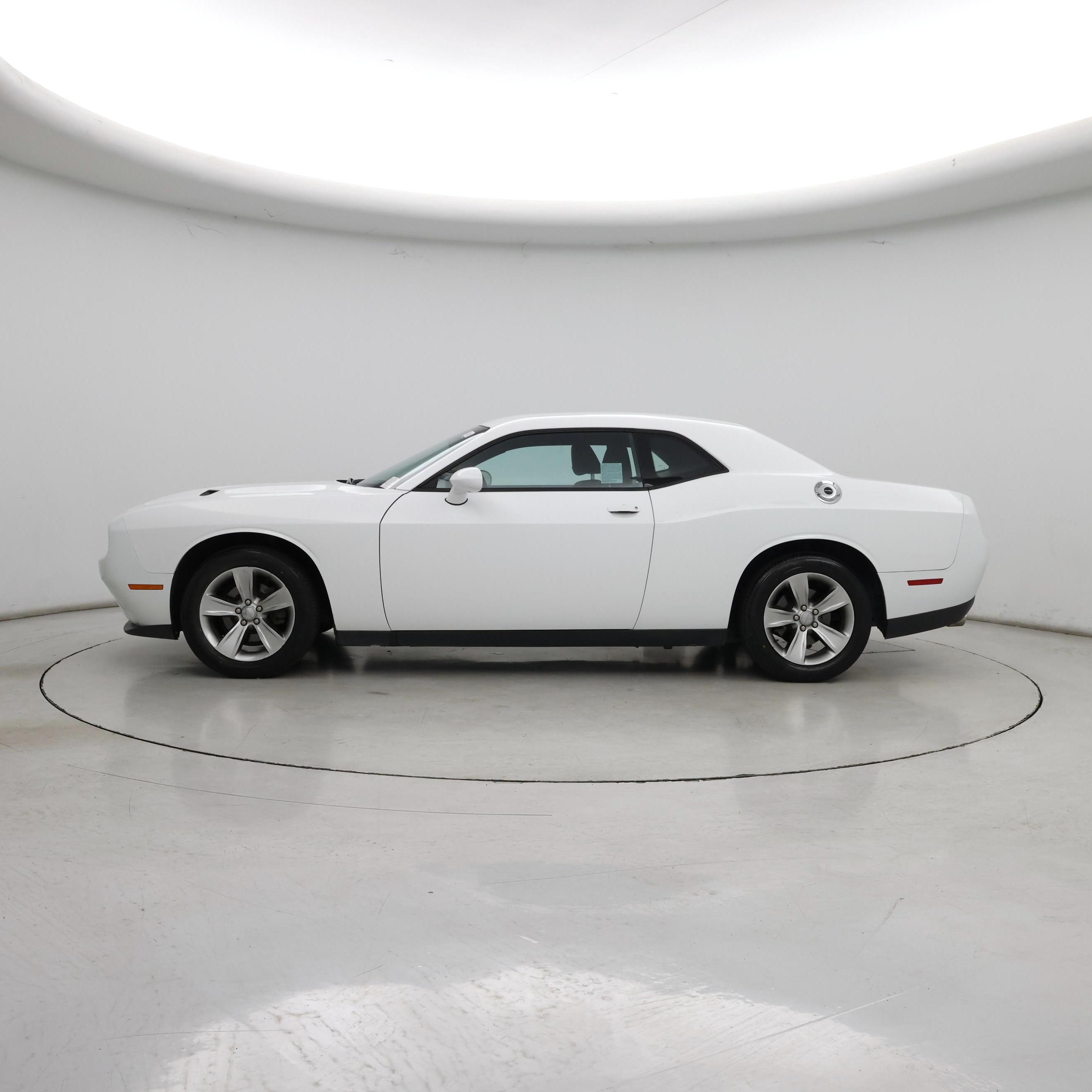 Thumbnail: 2016 Dodge Challenger - 3