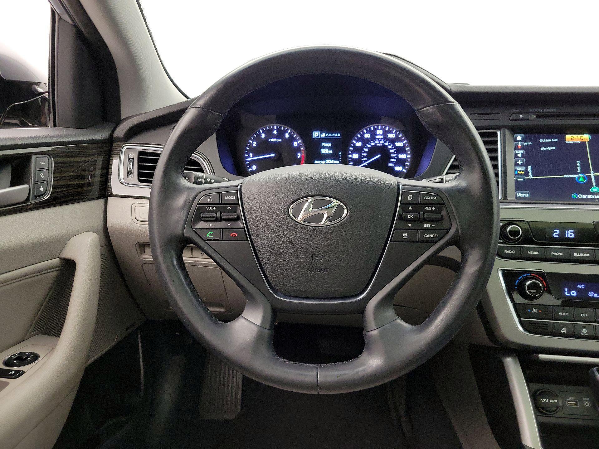 Thumbnail: 2016 Hyundai Sonata - 10