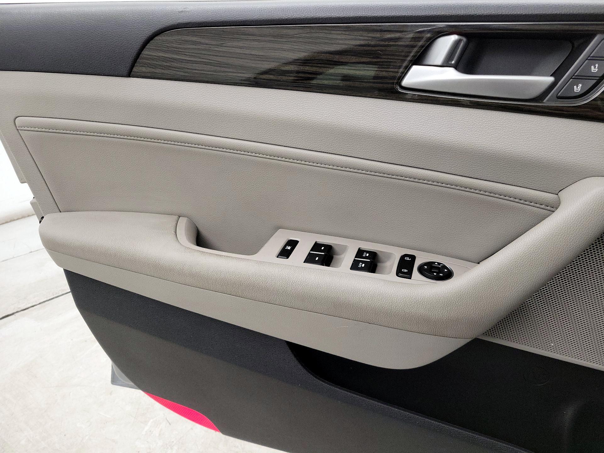 Thumbnail: 2016 Hyundai Sonata - 12