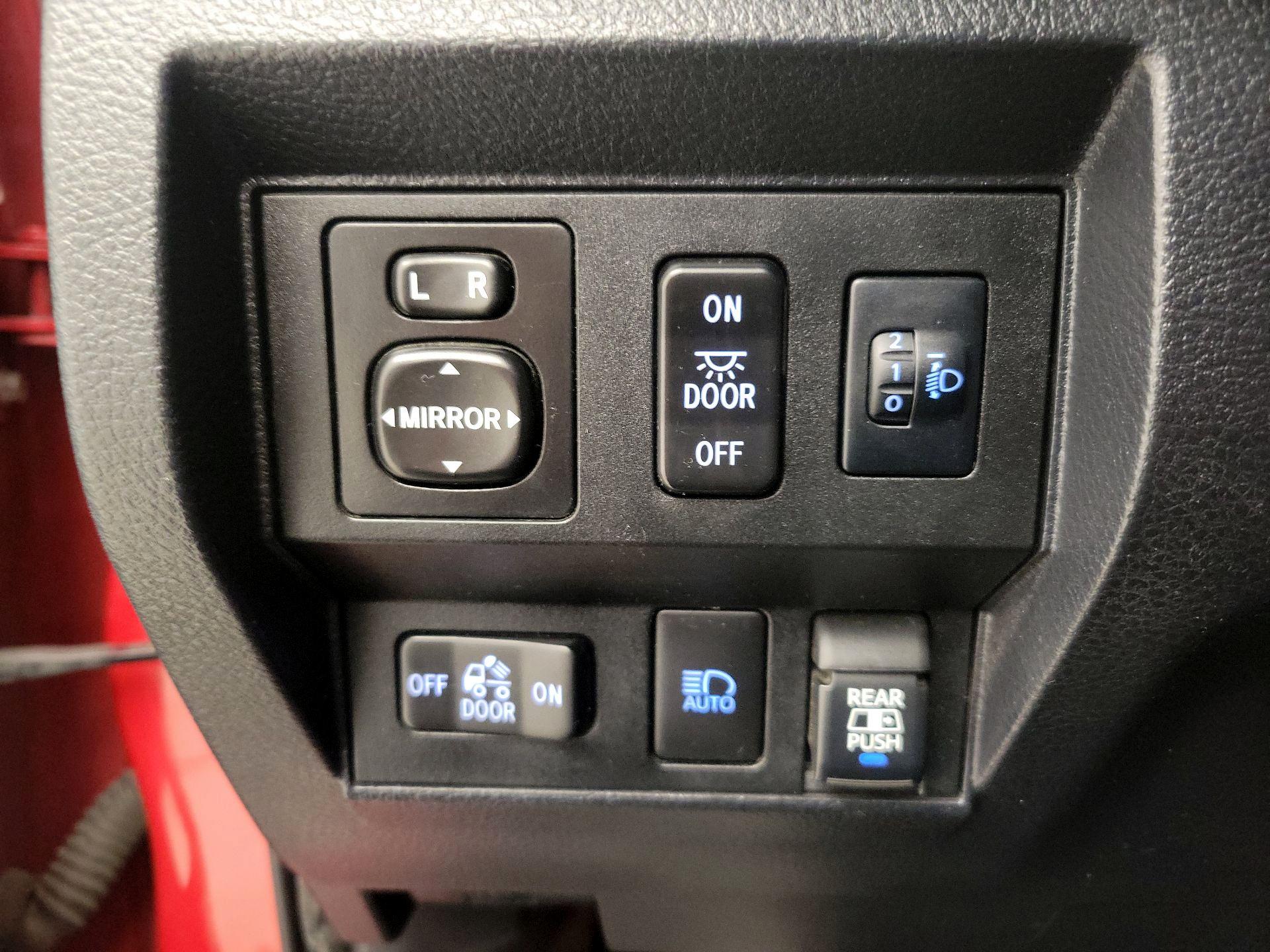 Thumbnail: 2020 Toyota Tundra - 13