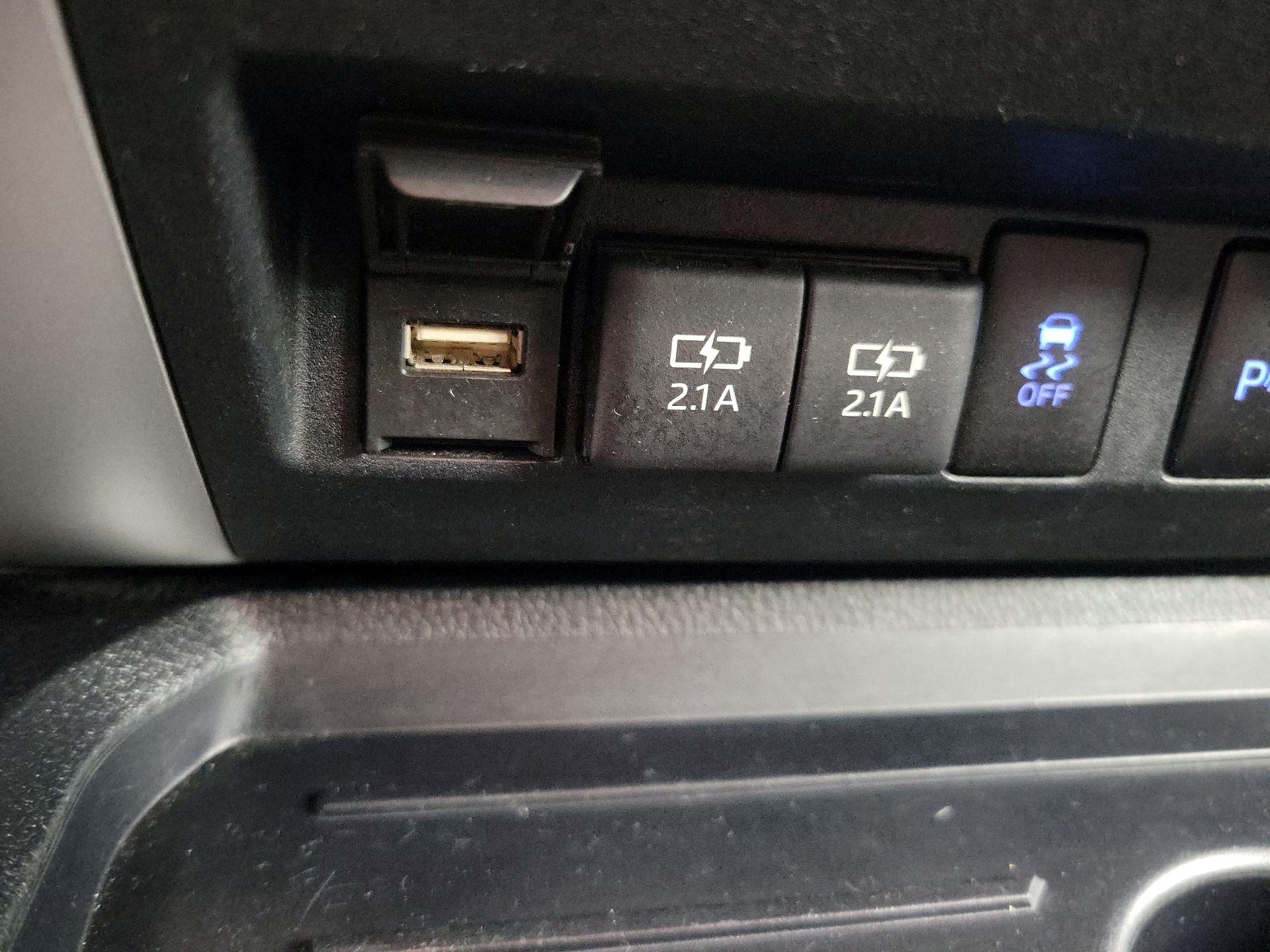 Thumbnail: 2020 Toyota Tundra - 19