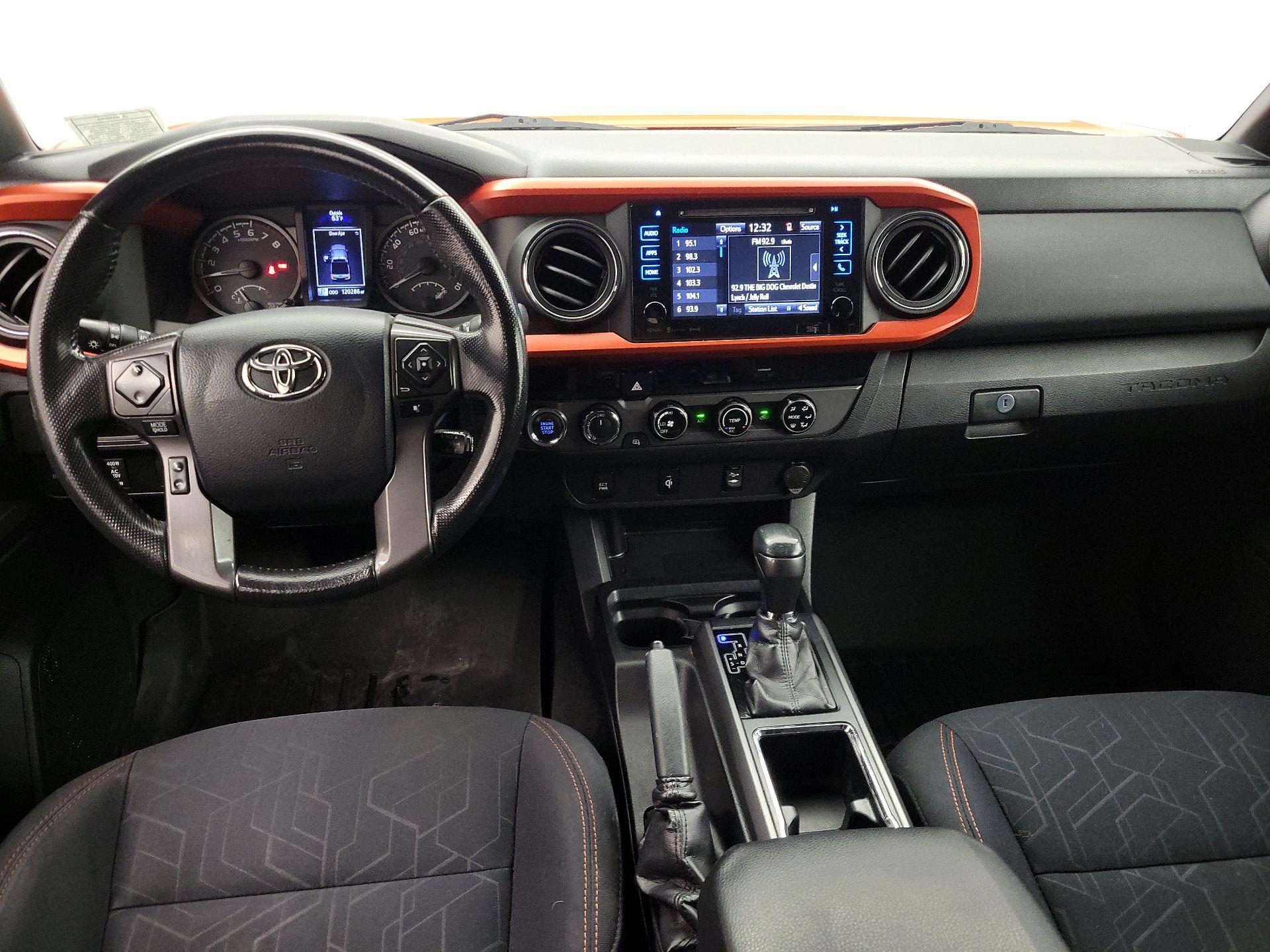 Thumbnail: 2016 Toyota Tacoma - 9