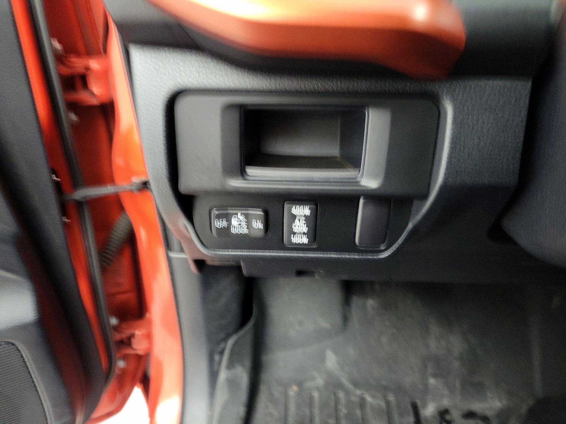 Thumbnail: 2016 Toyota Tacoma - 13