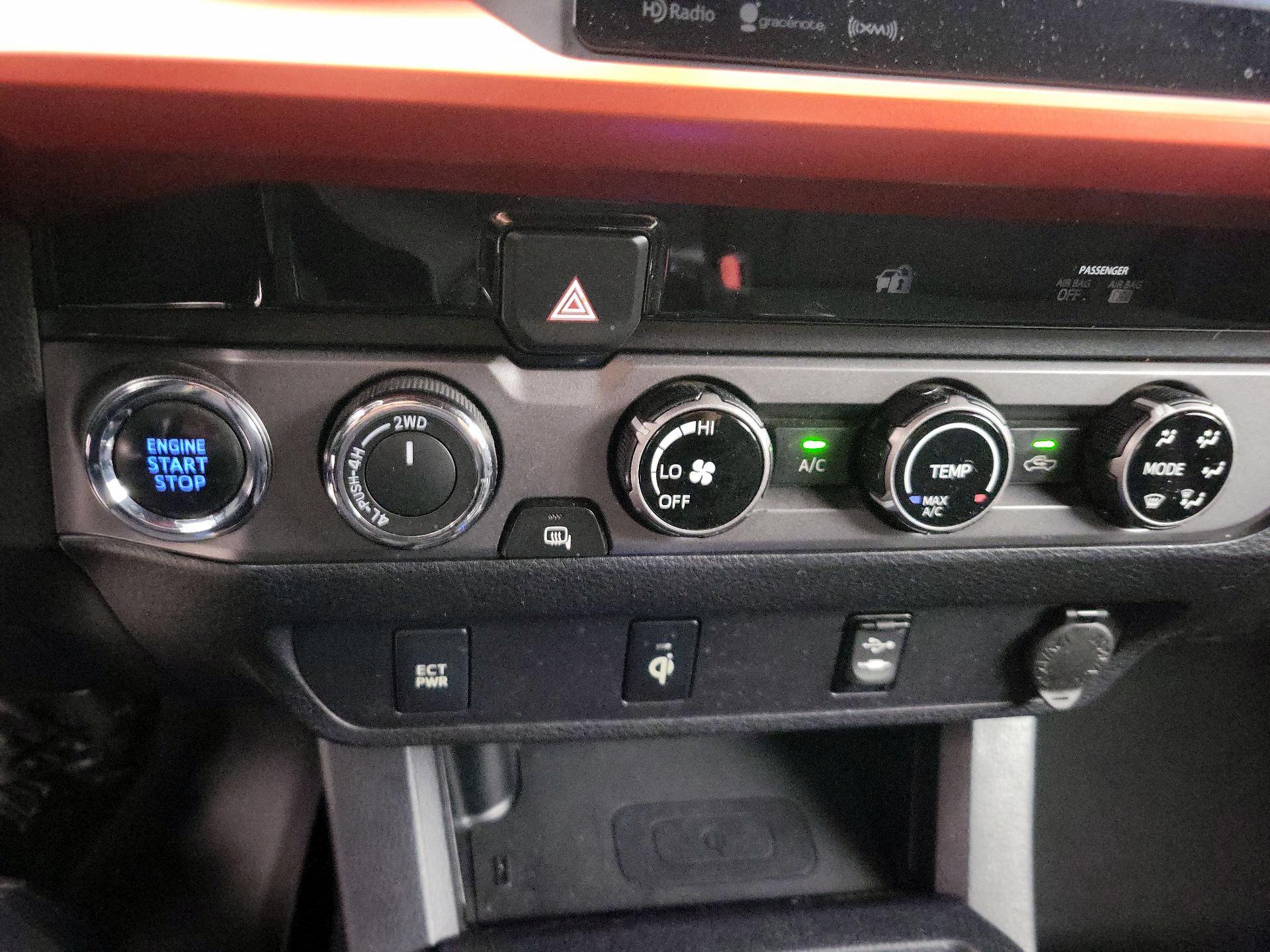 Thumbnail: 2016 Toyota Tacoma - 16