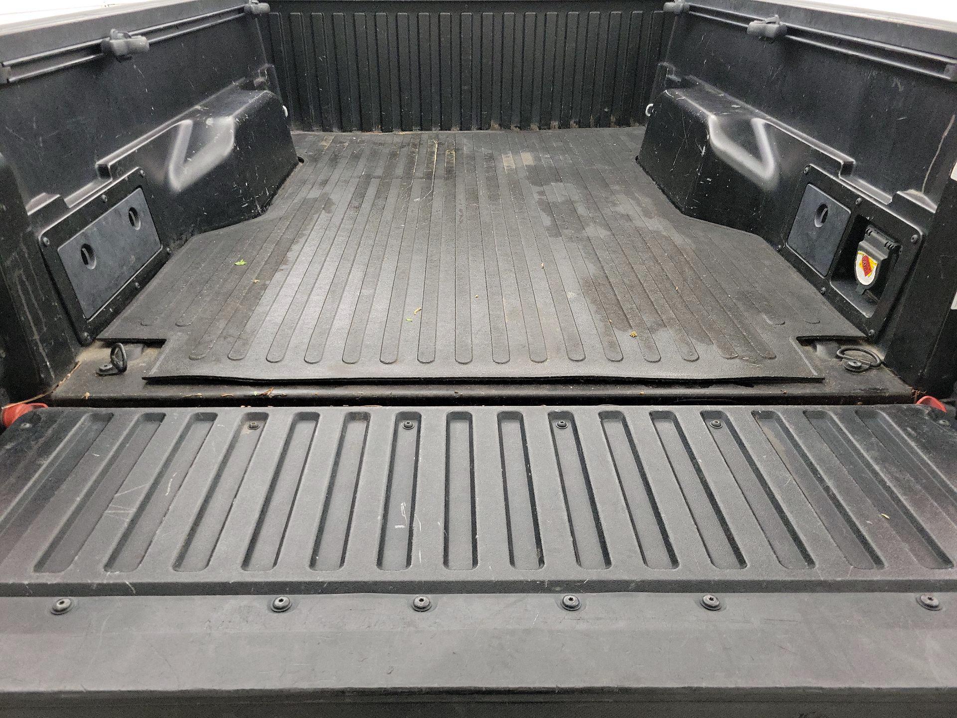 Thumbnail: 2016 Toyota Tacoma - 20