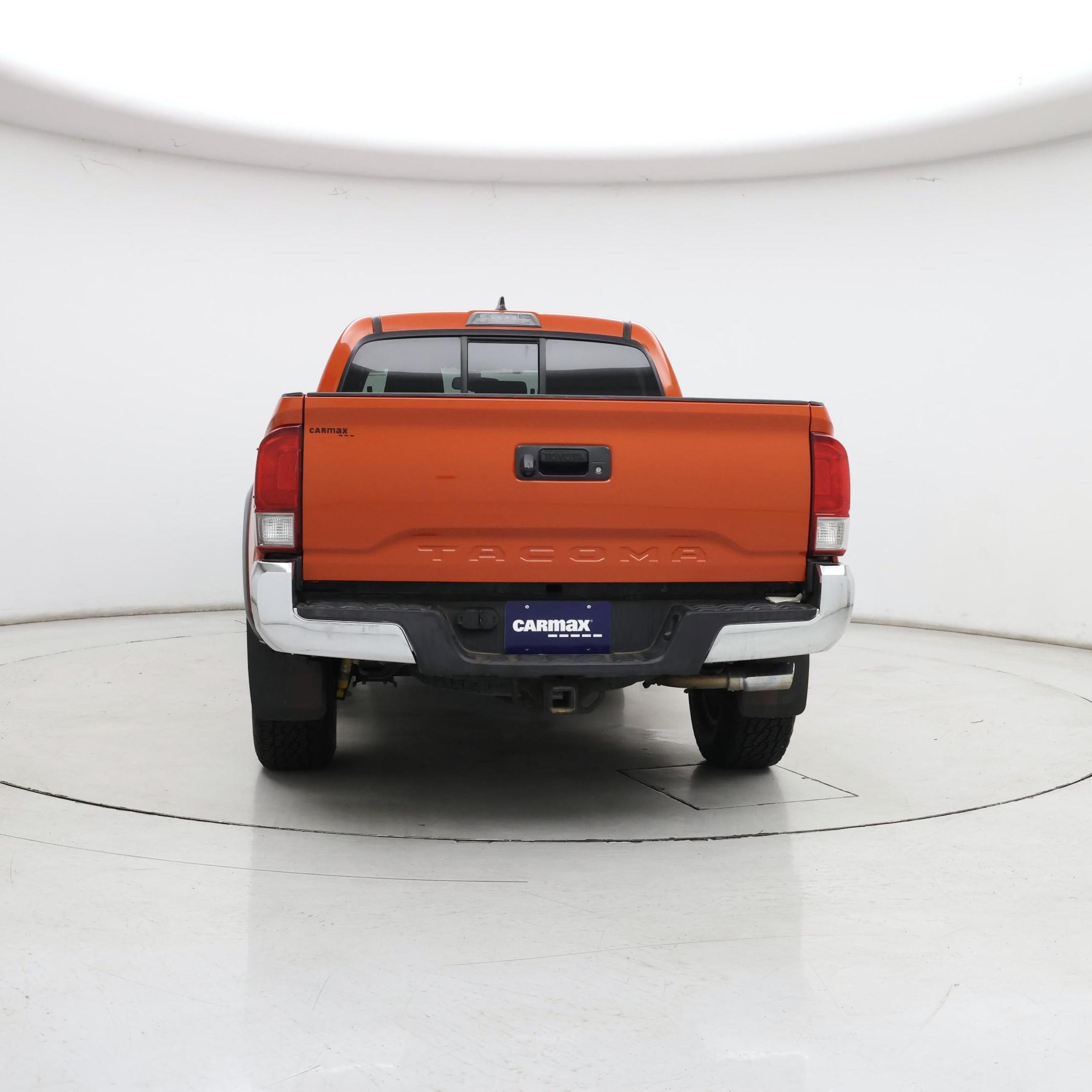 Thumbnail: 2016 Toyota Tacoma - 6