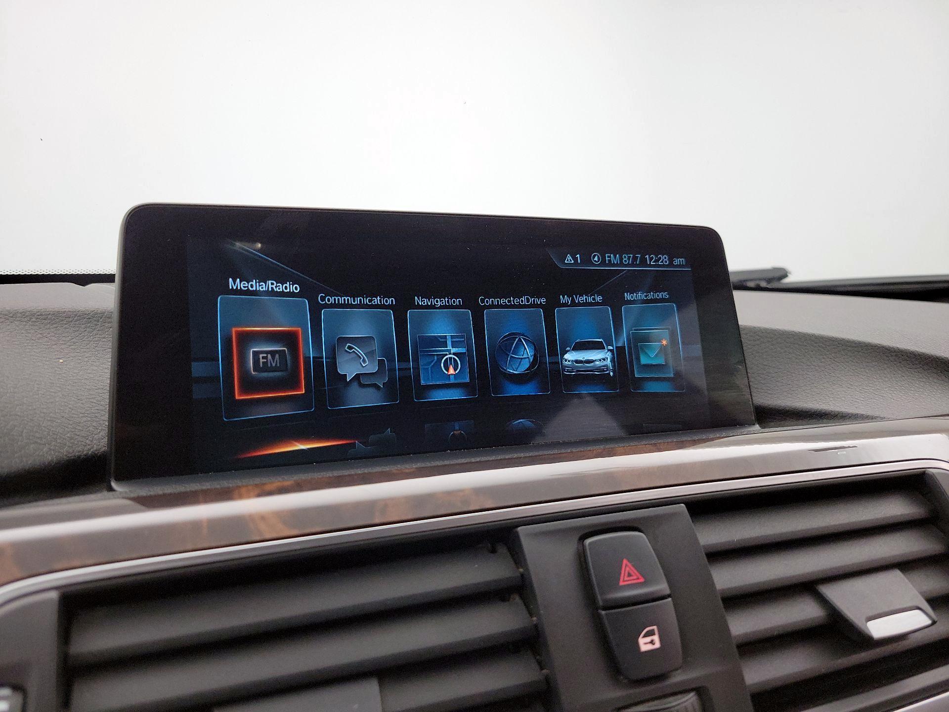 Thumbnail: 2017 BMW 3 Series - 15