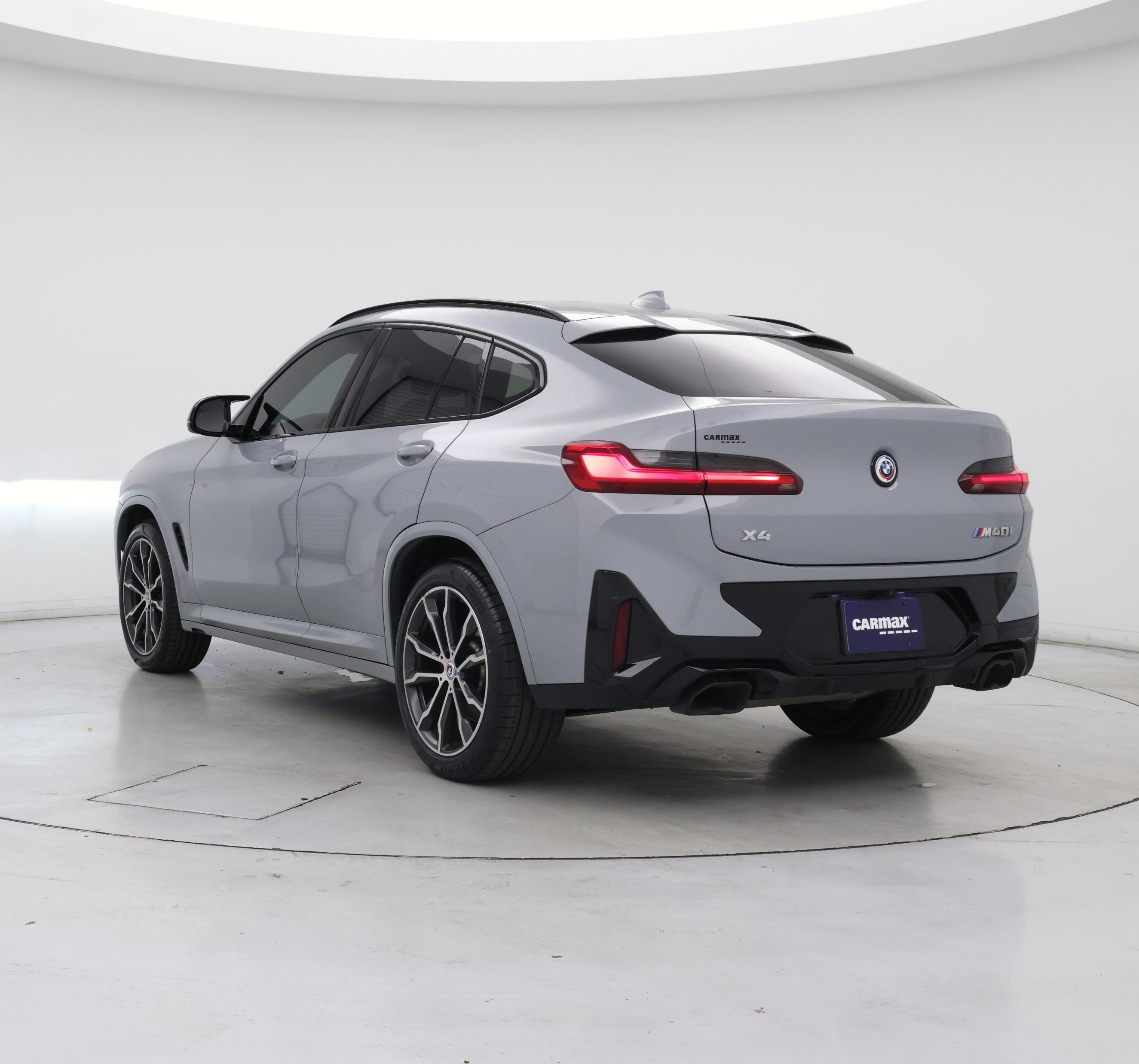 Thumbnail: 2023 BMW X4 - 2