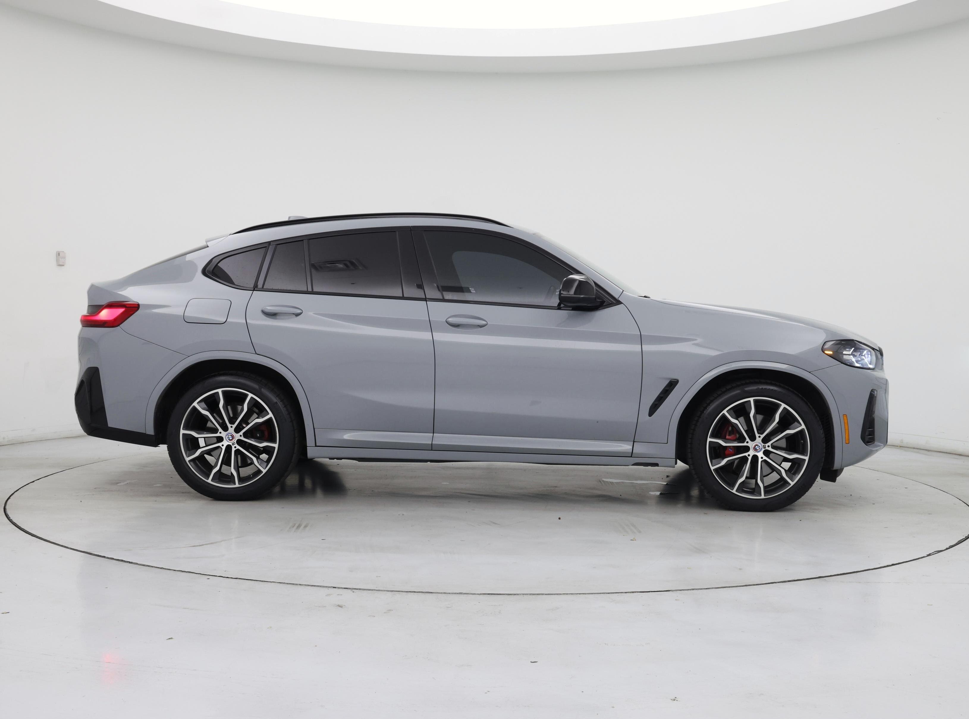 Thumbnail: 2023 BMW X4 - 7