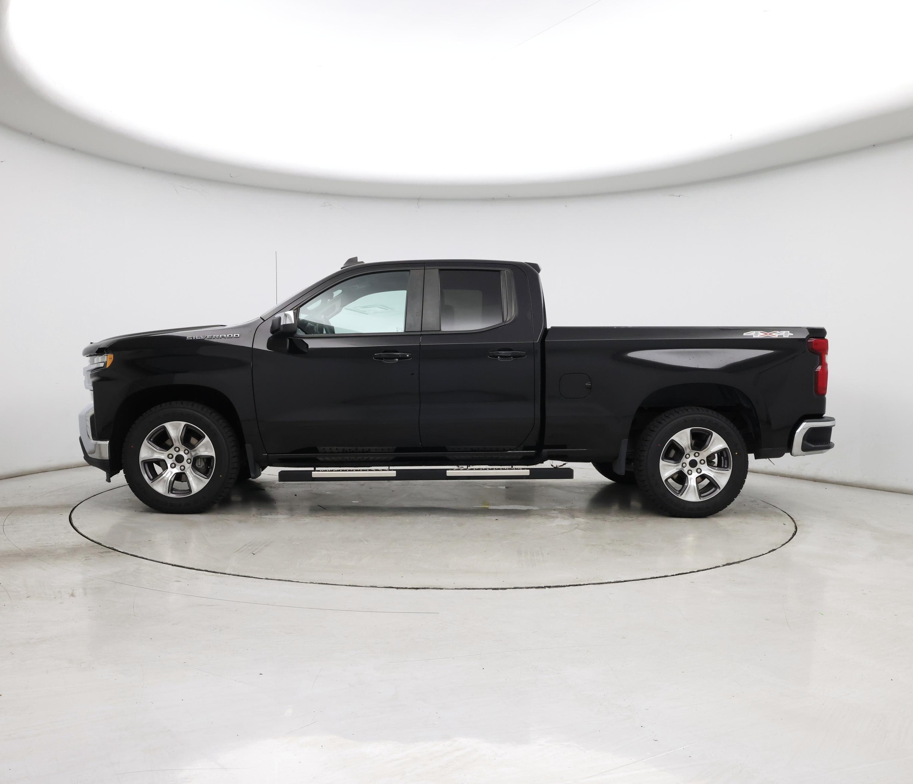 Thumbnail: 2020 Chevrolet Silverado 1500 - 3