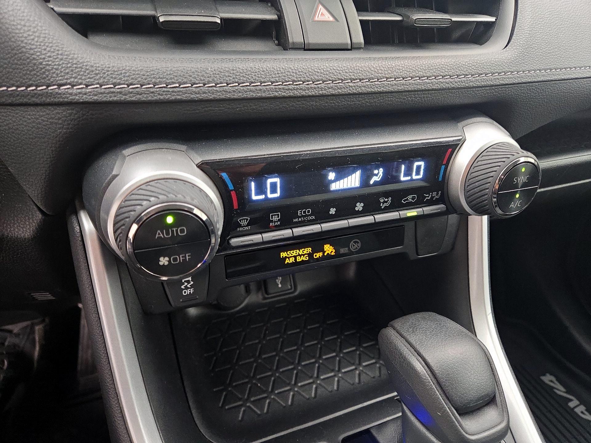 Thumbnail: 2021 Toyota RAV4 - 16